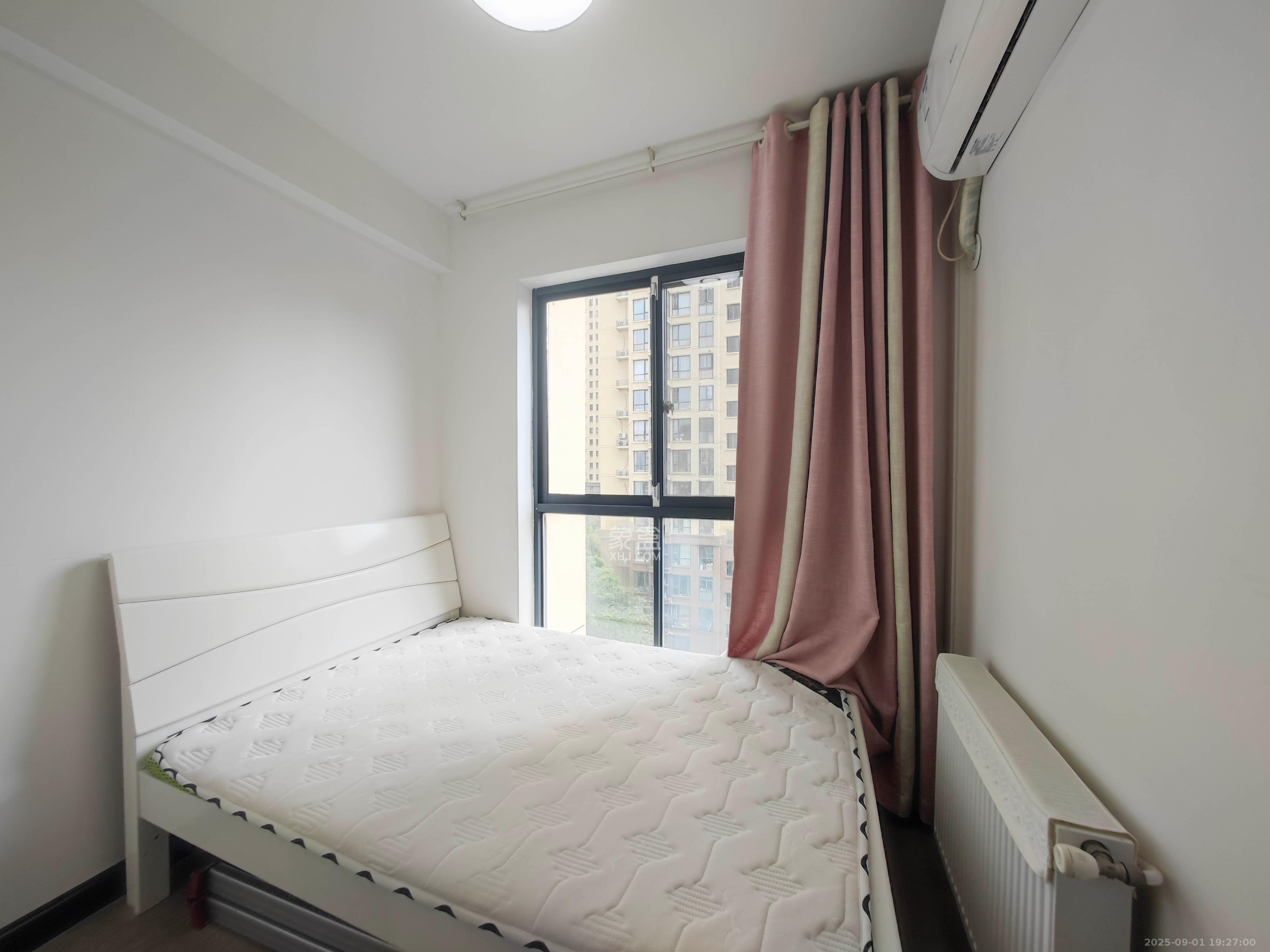 蓝光幸福满庭  3室2厅1卫    83.0万 蓝光幸福满庭  3室2厅1卫    83.0万卧室