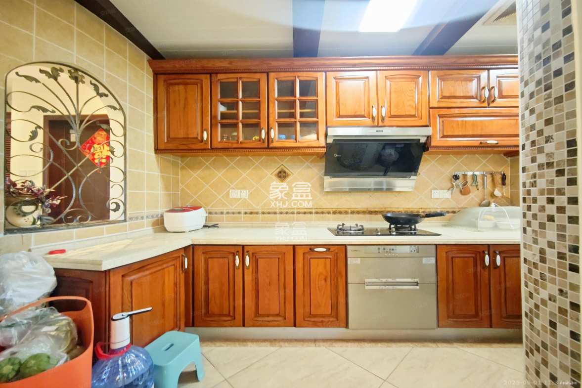 郡原居里  3室2厅2卫    1800.0元/月 郡原居里  3室2厅2卫    1800.0元/月室内图