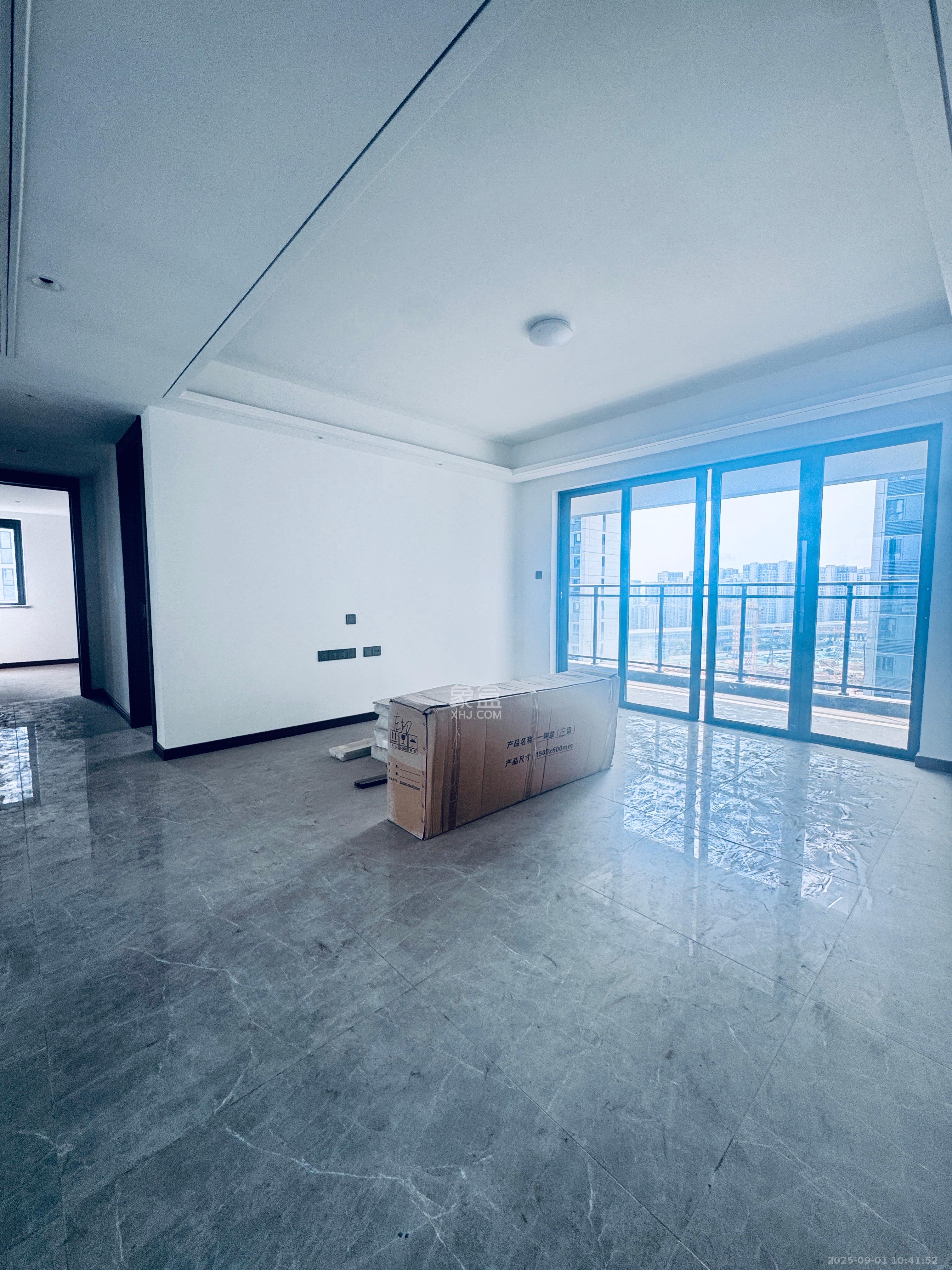 卓越洋湖晴翠 4室2厅1卫 3800.0元/月 卓越洋湖晴翠 4室2厅1卫 3800.0元/月室内图