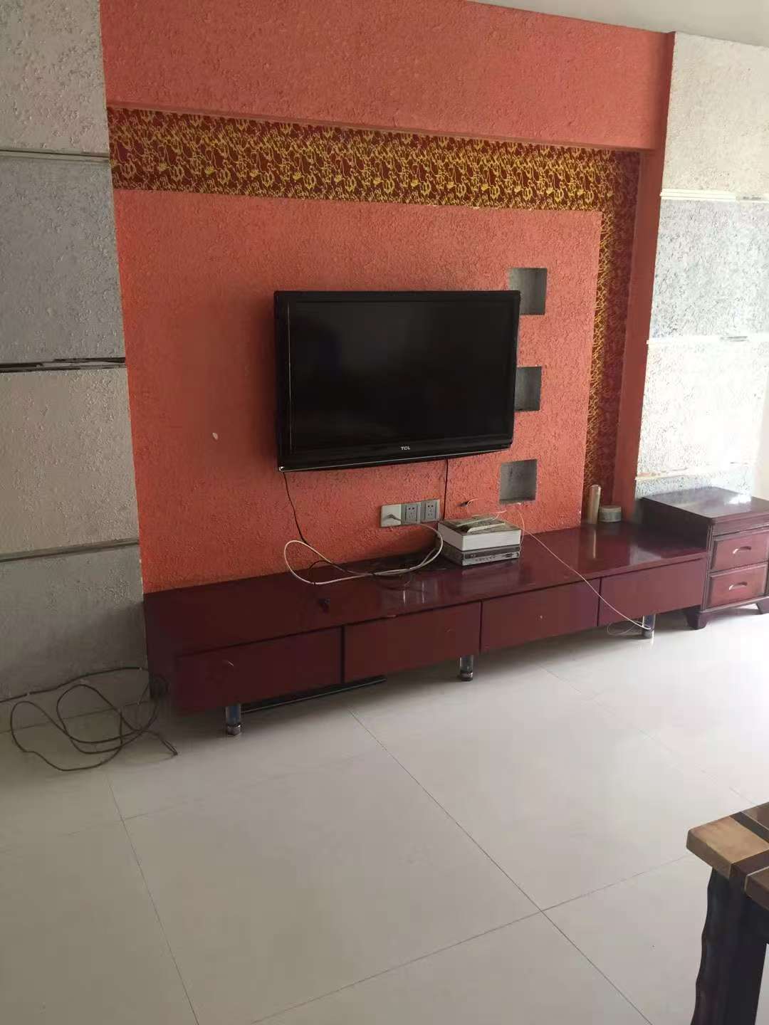 天宇花苑 1室0厅0卫 1300.0元/月 天宇花苑 1室0厅0卫 1300.0元/月室内图