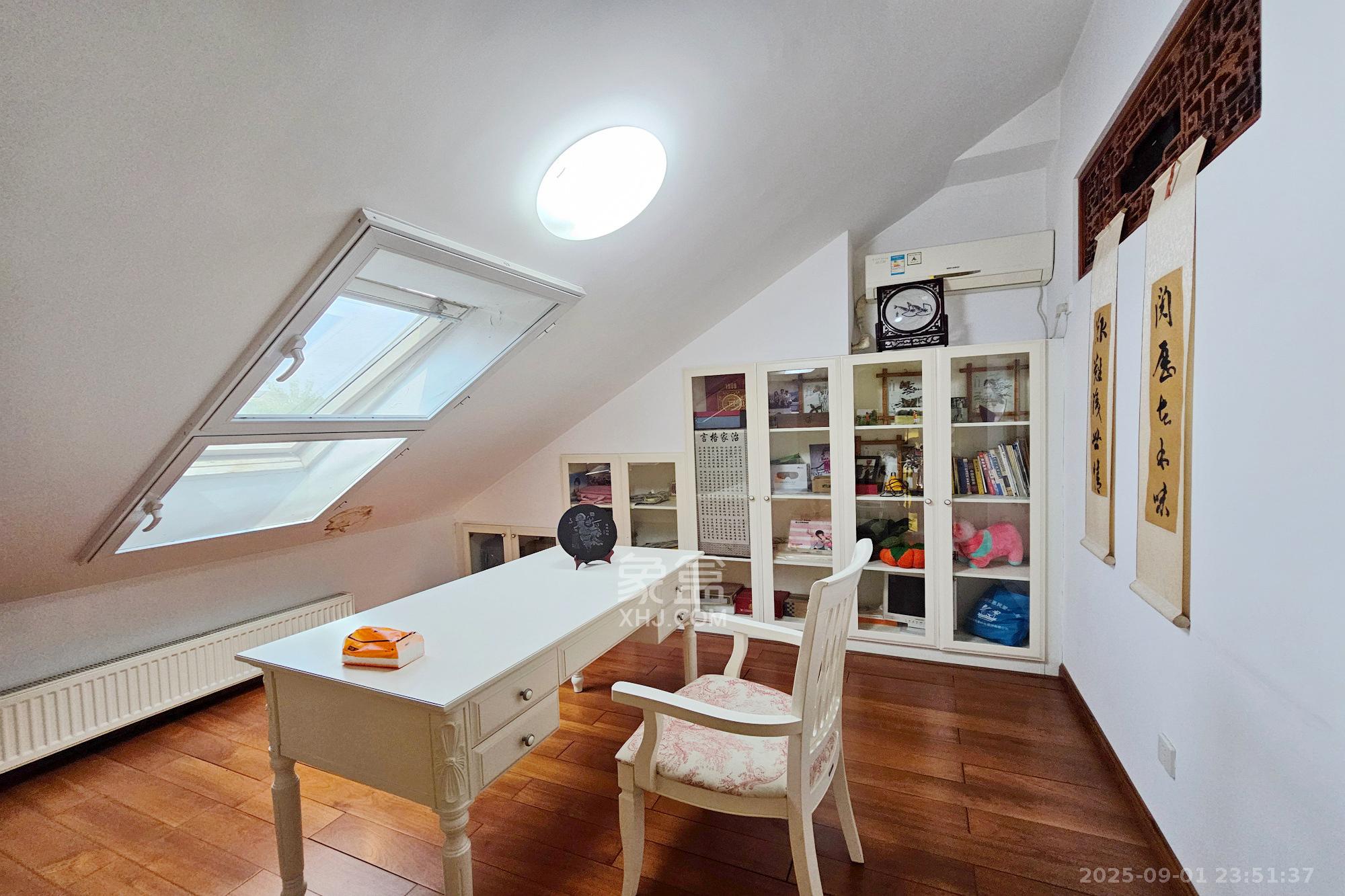 绿城桂花城 4室2厅2卫 148.5万 绿城桂花城 4室2厅2卫 148.5万卧室