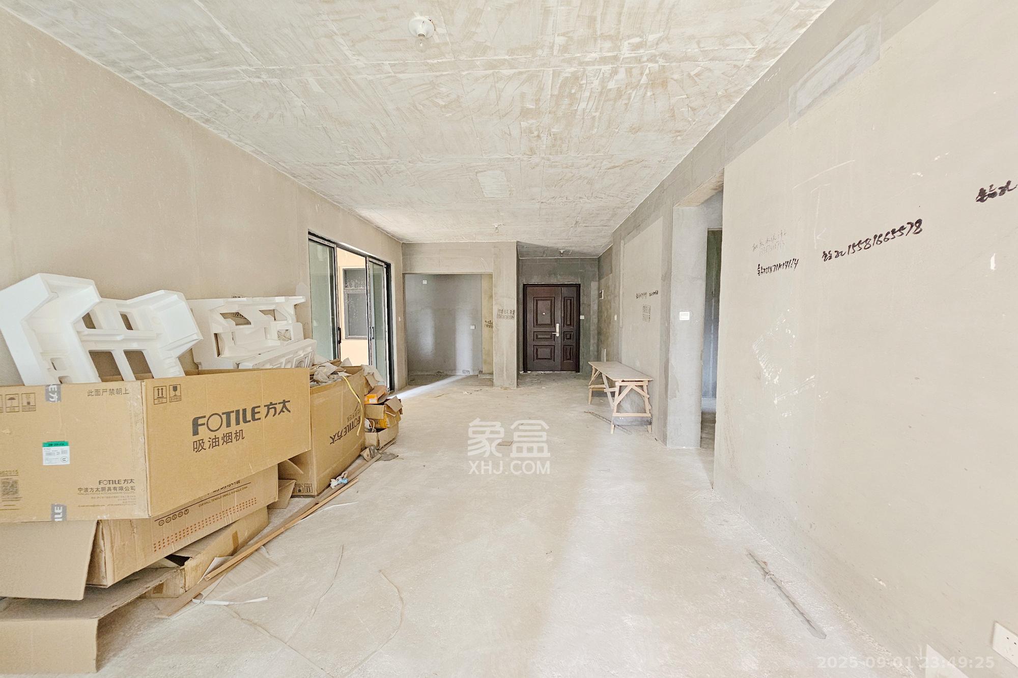 长房东旭国际 3室2厅1卫 120.0万 长房东旭国际 3室2厅1卫 120.0万客厅