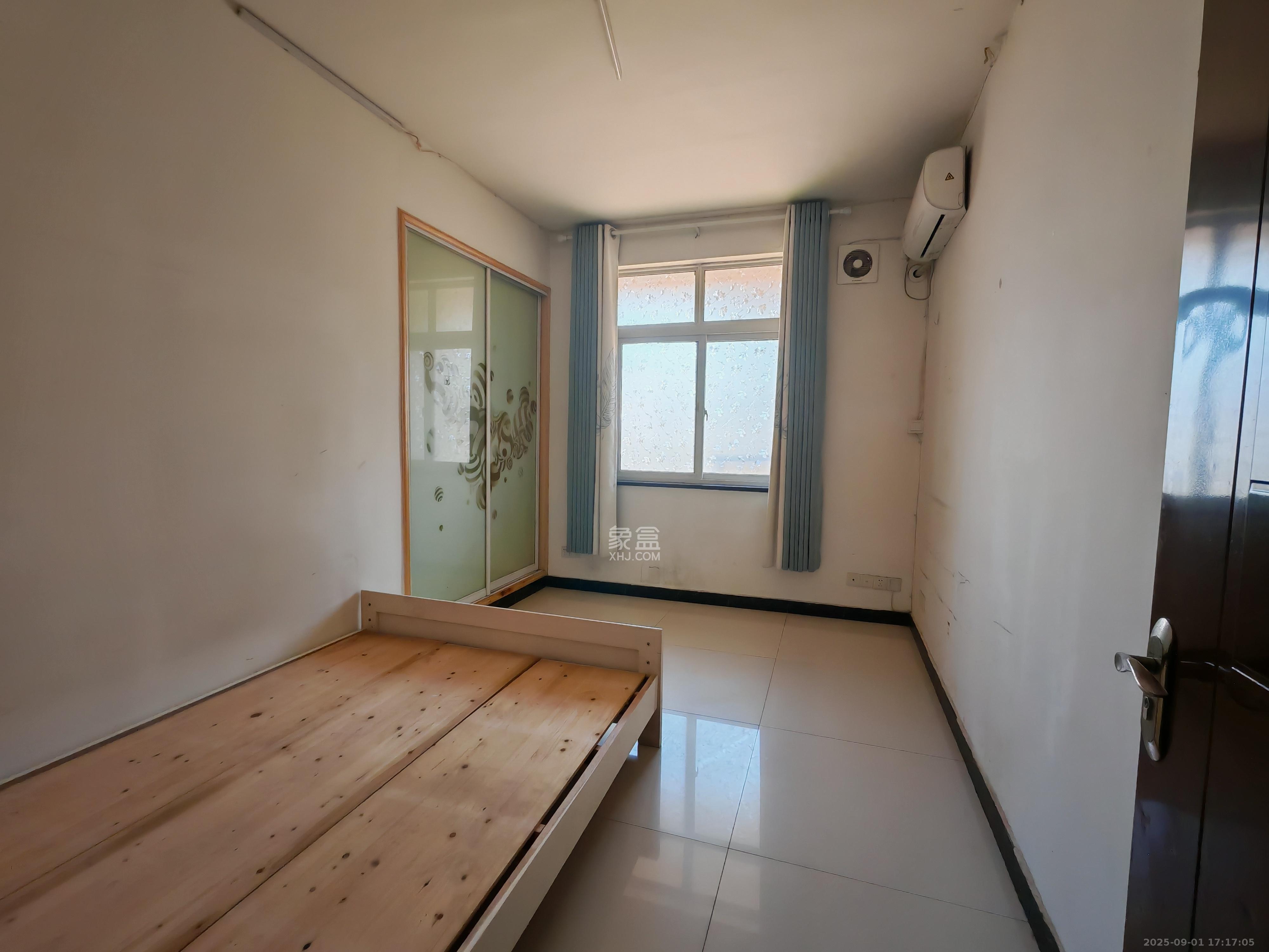 枫华府第 3室2厅1卫 1800.0元/月 枫华府第 3室2厅1卫 1800.0元/月室内图