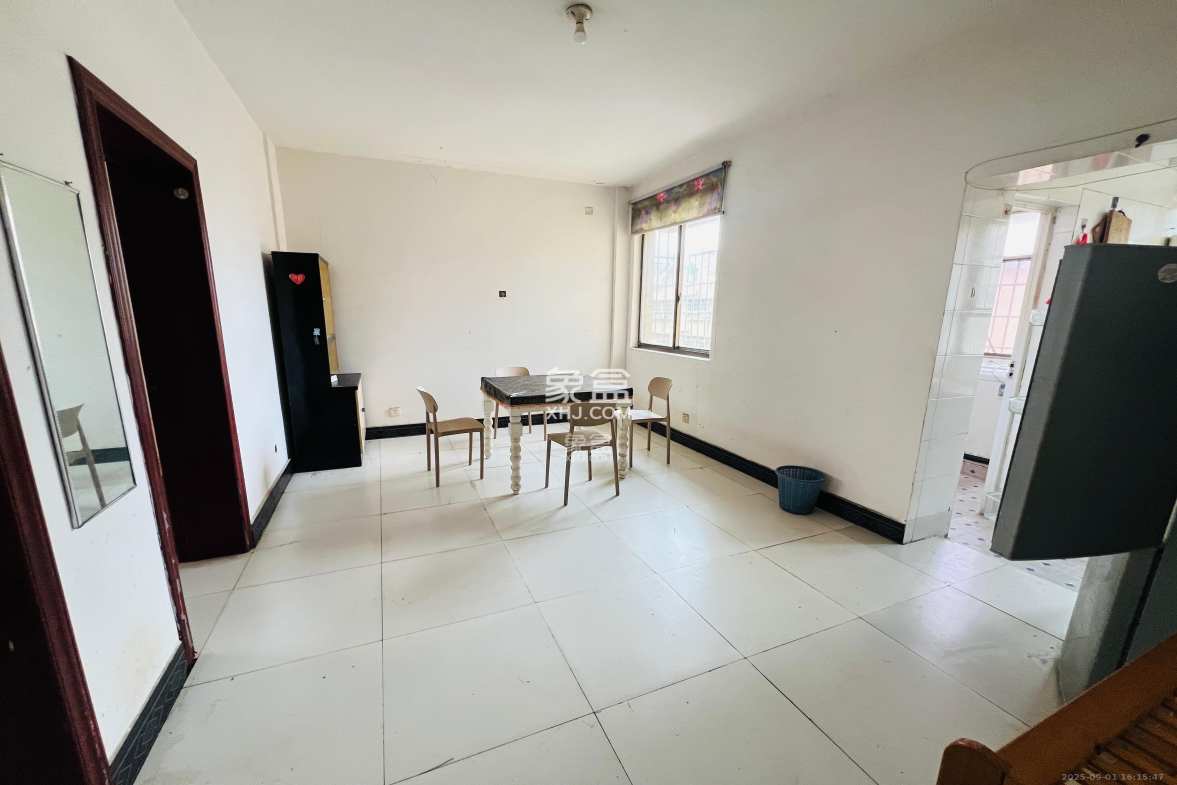 扬帆小区 2室1厅1卫 1200.0元/月 扬帆小区 2室1厅1卫 1200.0元/月室内图