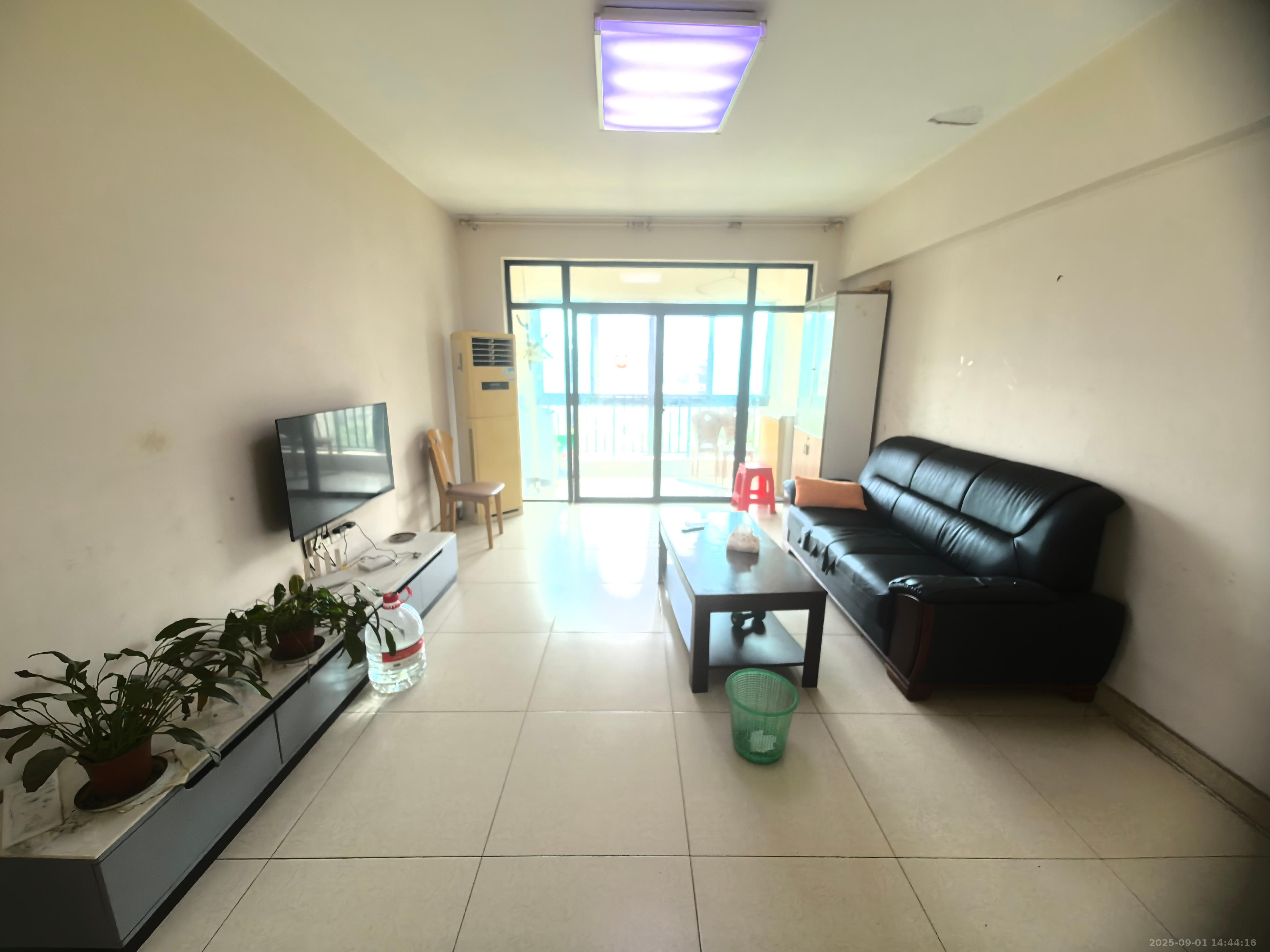 金凤滩家园 2室2厅1卫 2200.0元/月 金凤滩家园 2室2厅1卫 2200.0元/月室内图