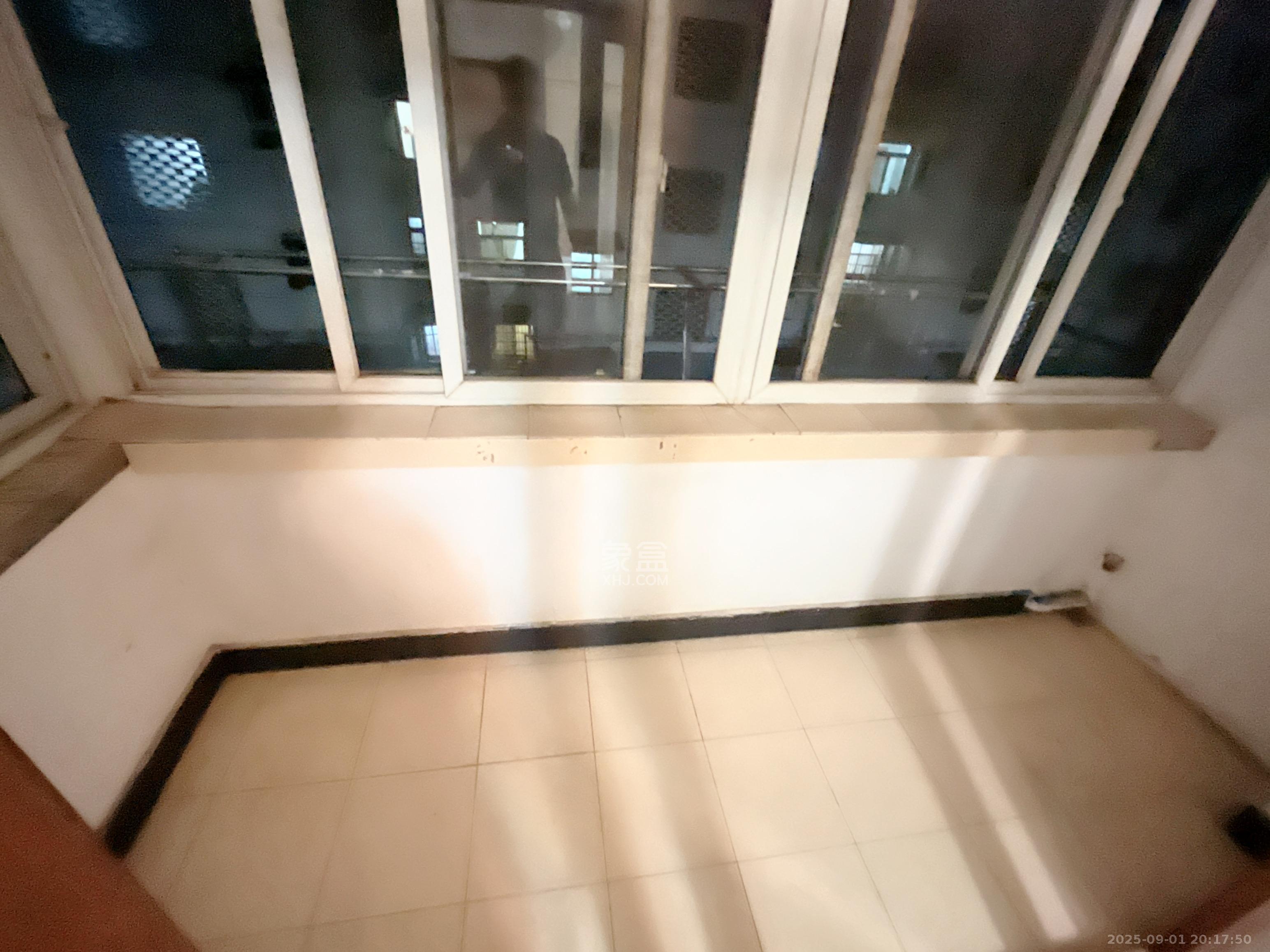 航天大院  2室2厅1卫    1800.0元/月 航天大院  2室2厅1卫    1800.0元/月室内图