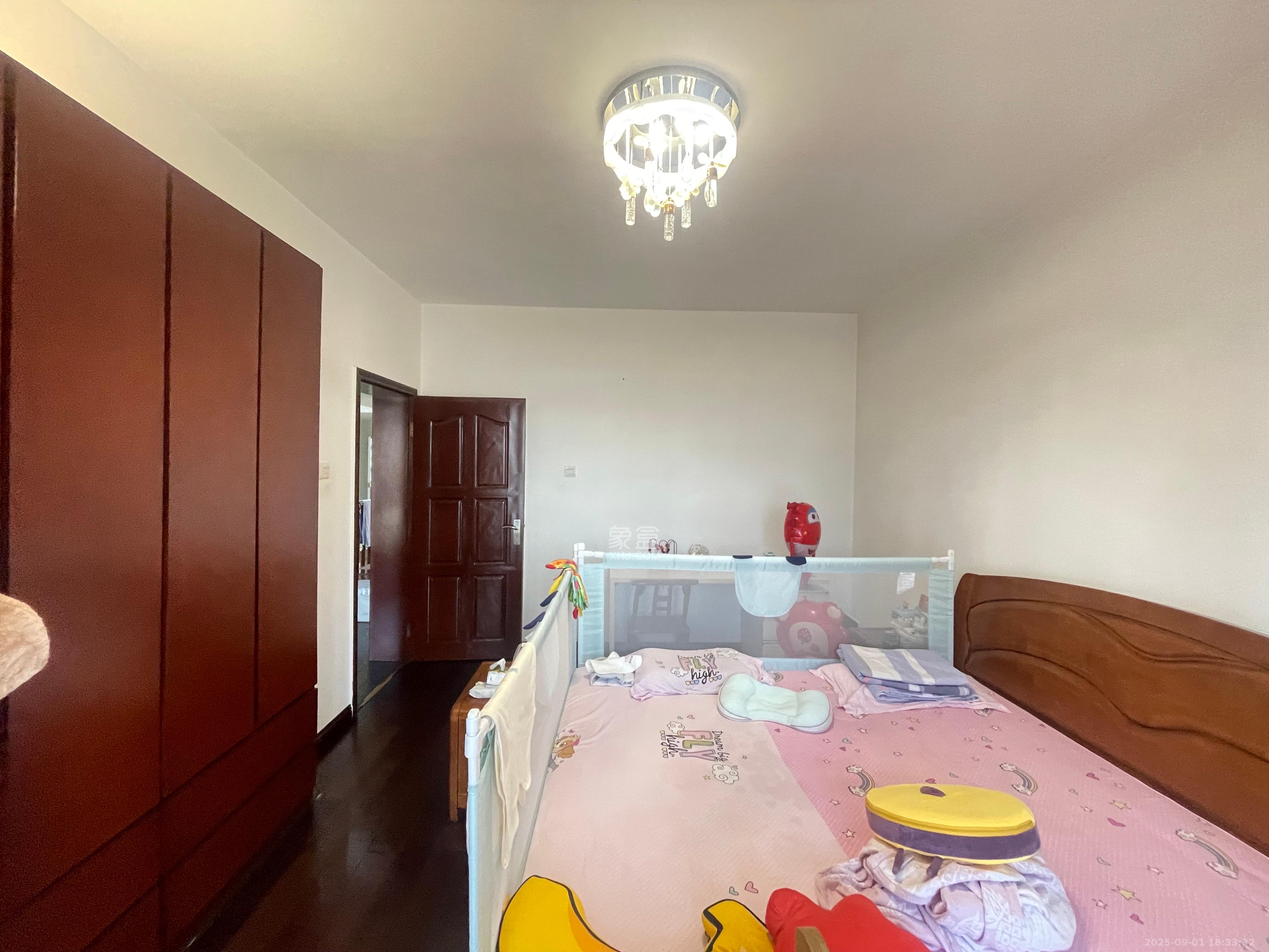 四季阳光花城  3室2厅2卫   3600.00元/月室内图