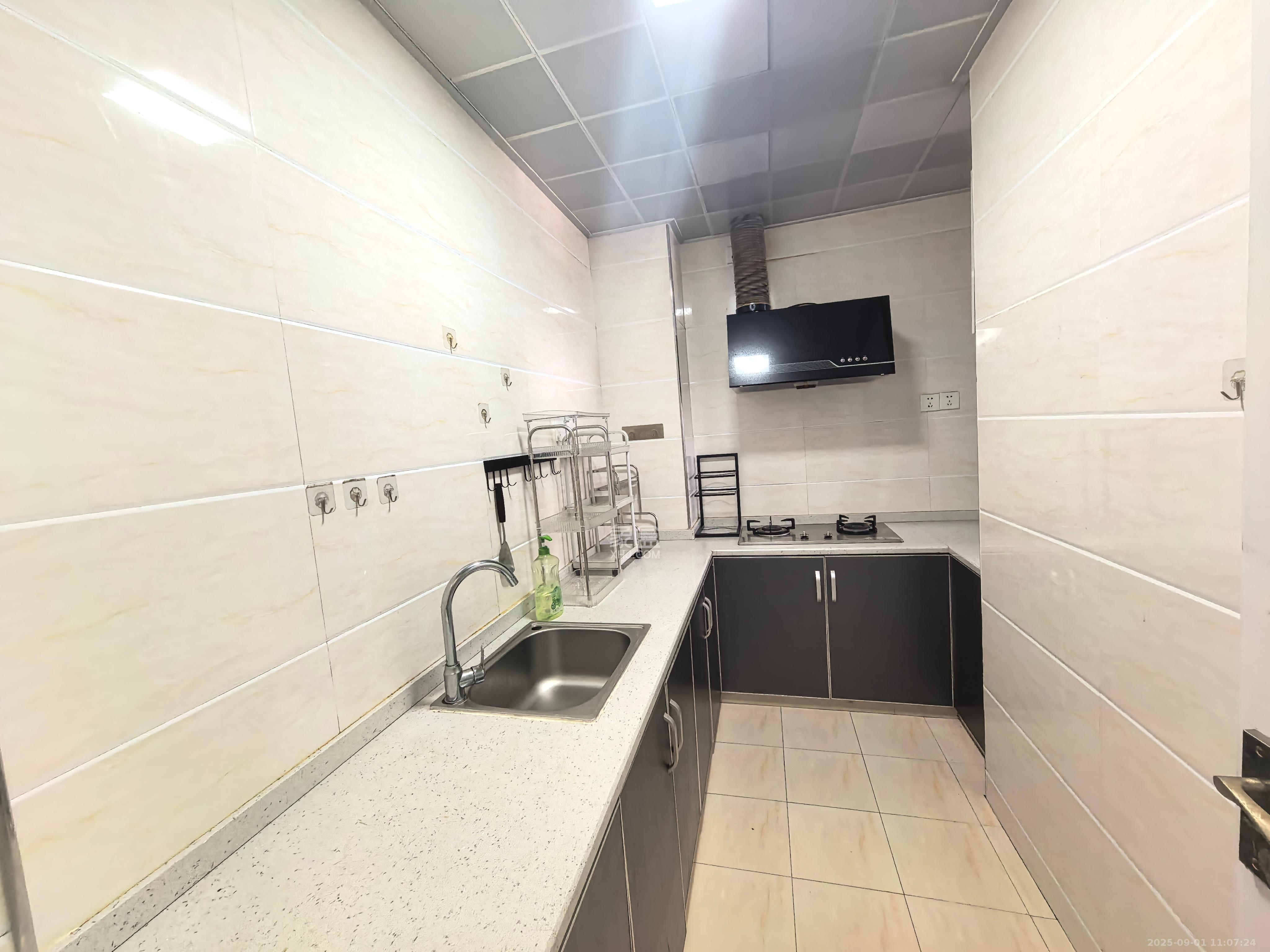 高升金典  1室1厅1卫    1500.0元/月室内图