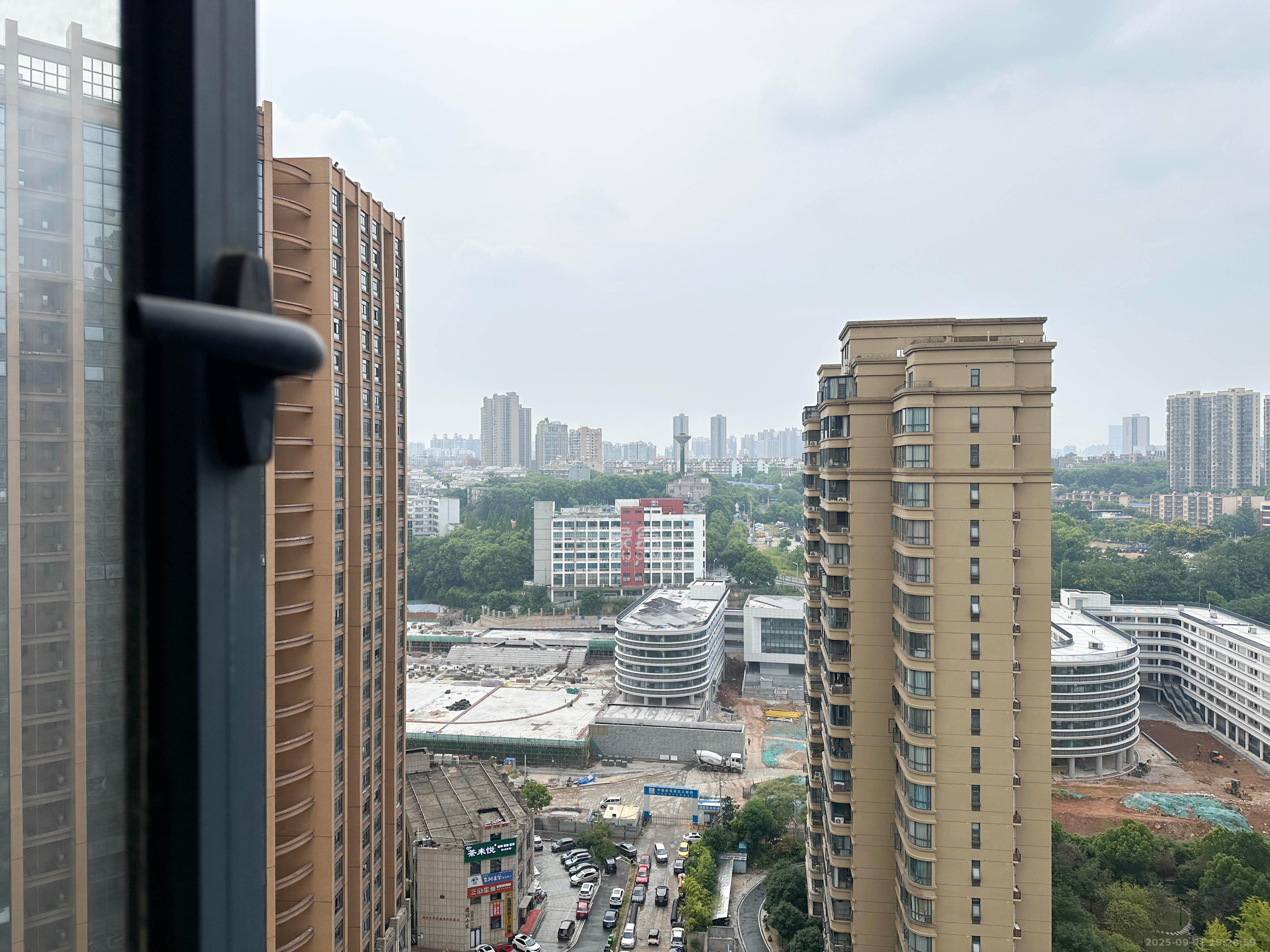 五矿万境水岸二期(五矿万境水岸和苑) 3室2厅1卫 139.8万 五矿万境水岸二期(五矿万境水岸和苑) 3室2厅1卫 139.8万其他