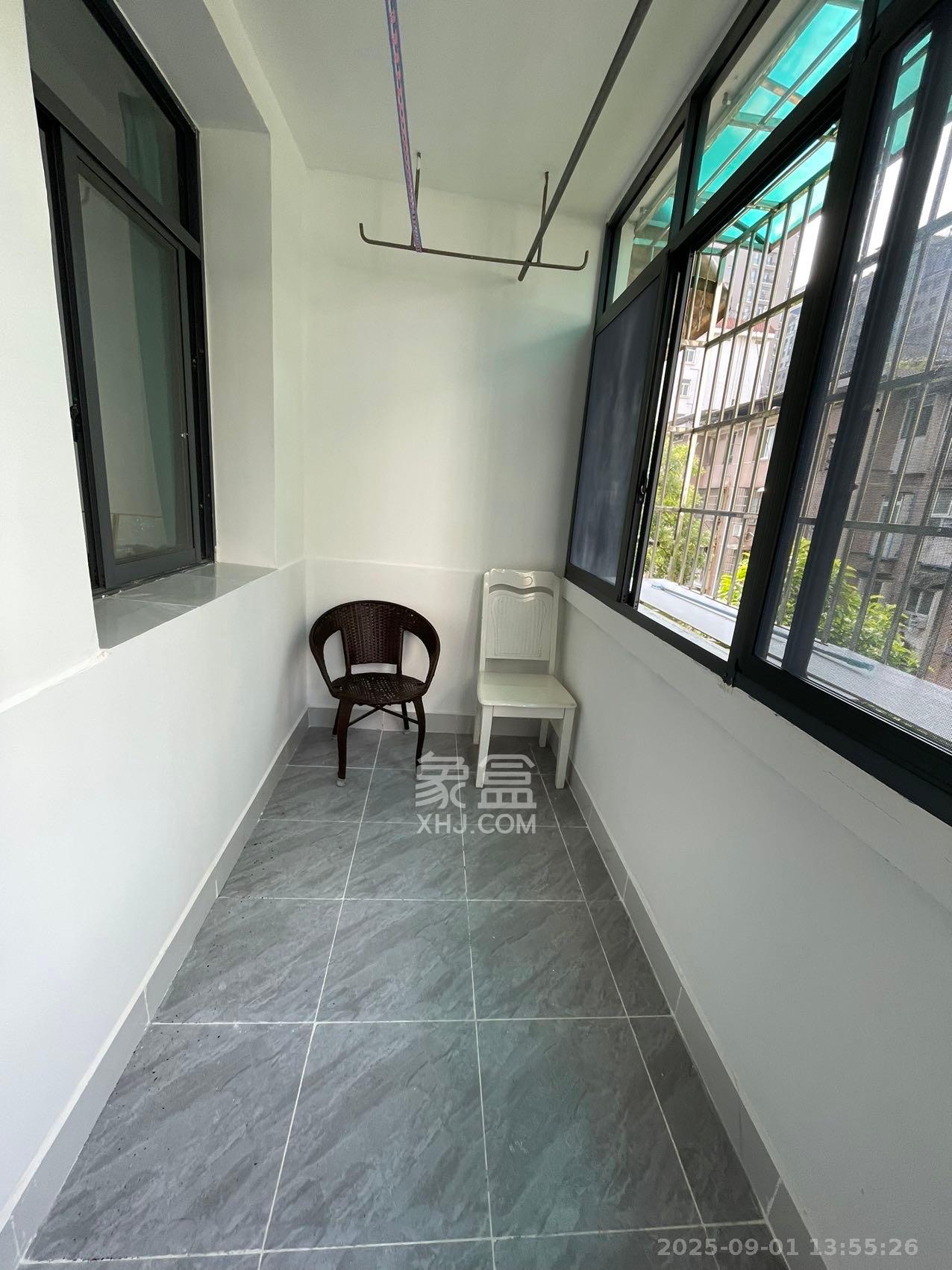 荷叶塘社区（雨花区）  2室1厅1卫   2100.00元/月室内图