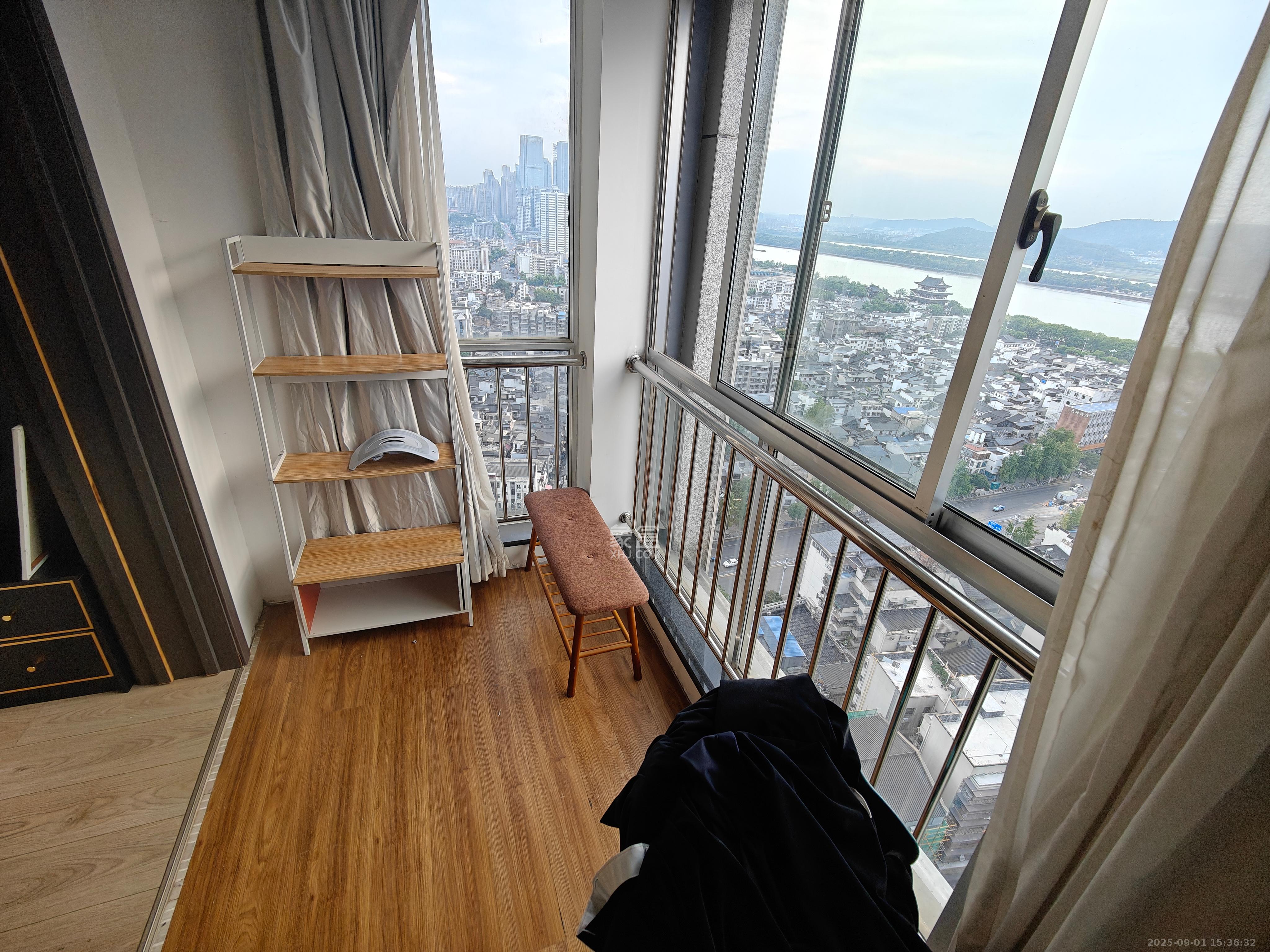 君临国际 2室2厅1卫 3100.0元/月 君临国际 2室2厅1卫 3100.0元/月室内图