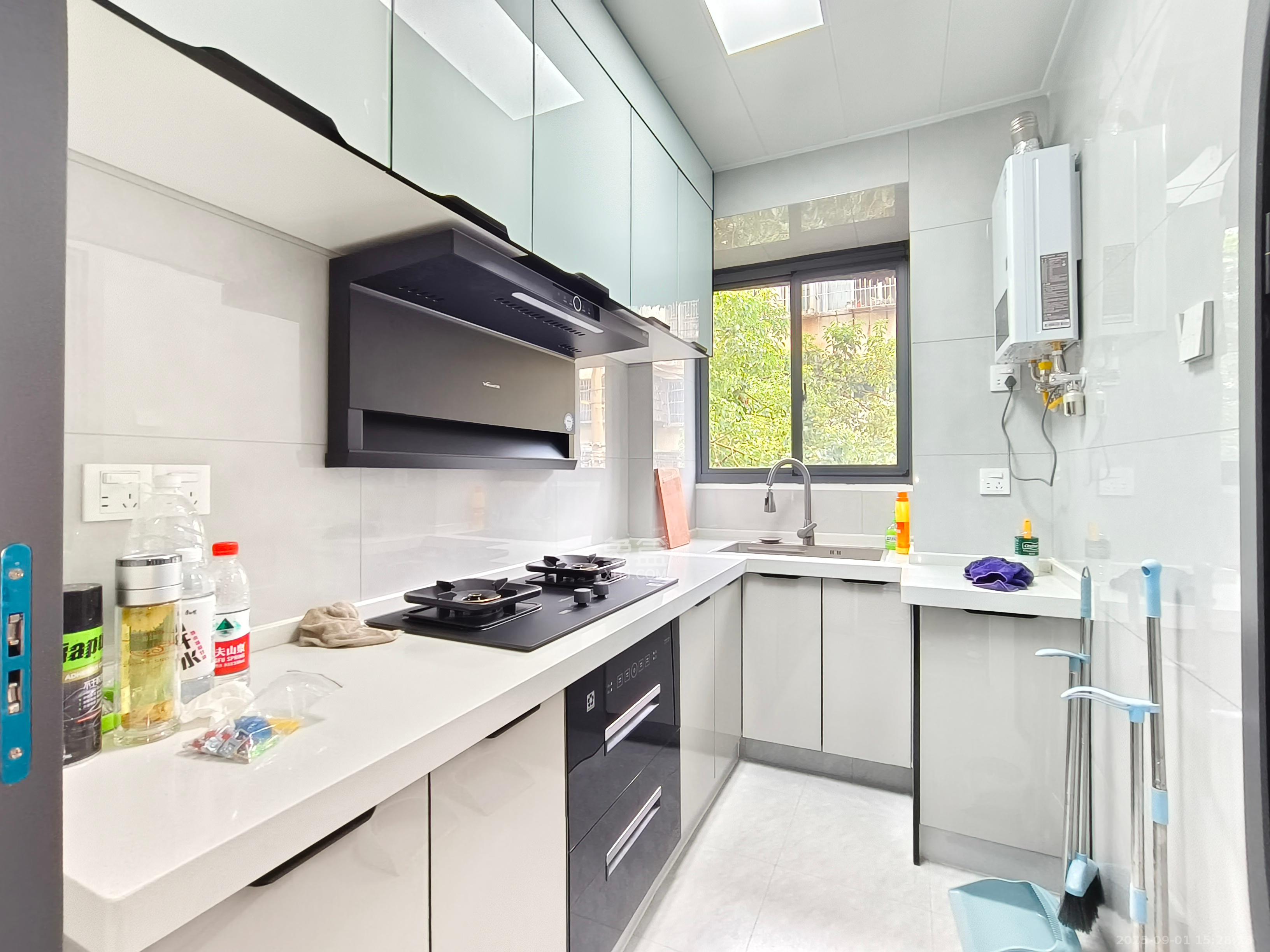 蒋家垅社区  2室1厅1卫    1800.0元/月室内图