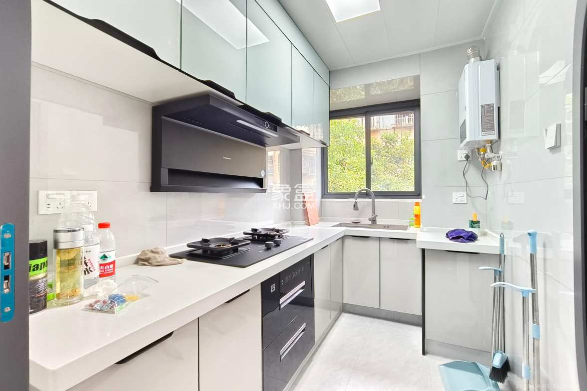 蒋家垅社区  2室1厅1卫    1800.0元/月 蒋家垅社区  2室1厅1卫    1800.0元/月室内图