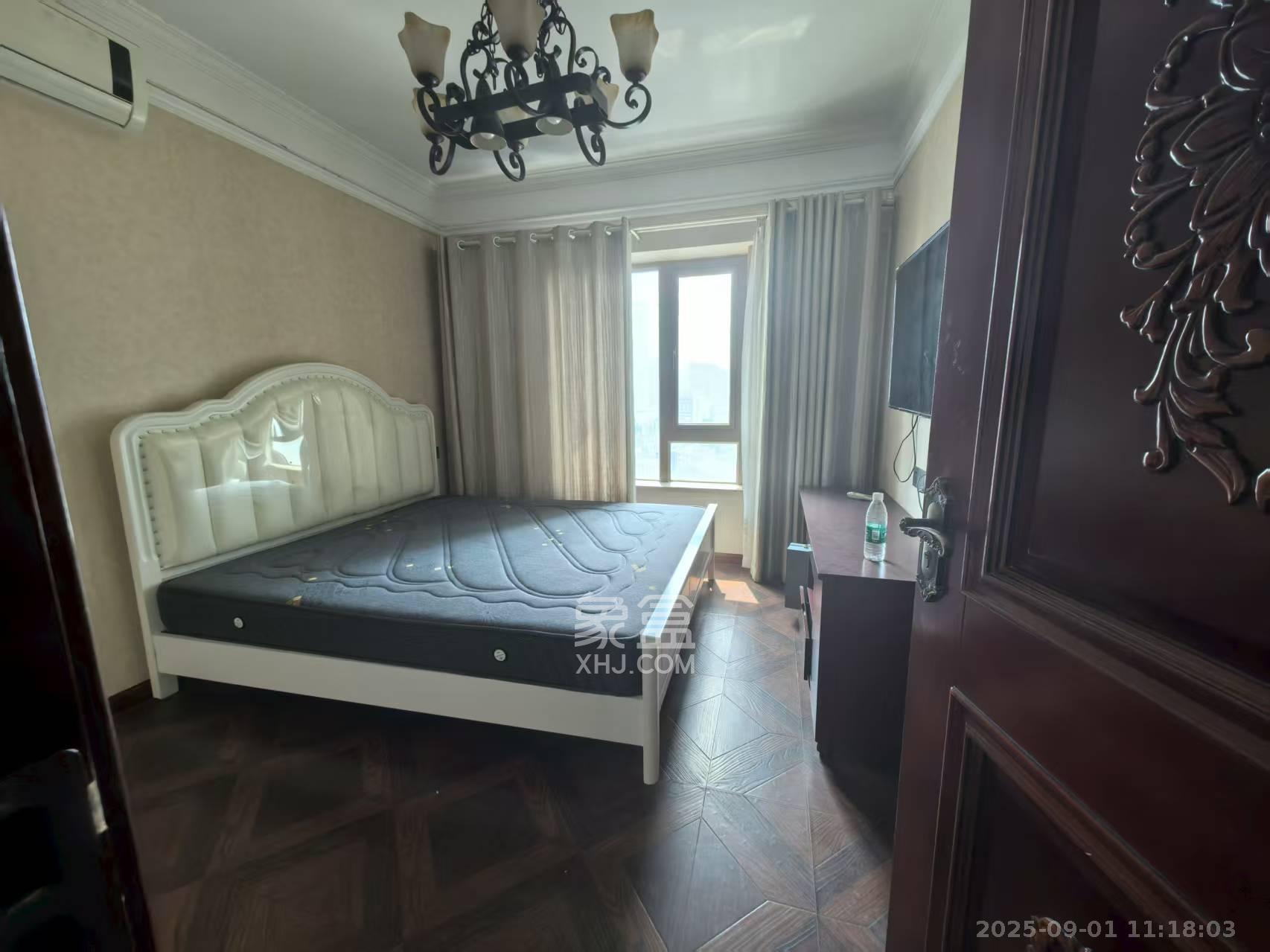 潮宗御苑 4室2厅2卫 8000.0元/月 潮宗御苑 4室2厅2卫 8000.0元/月室内图