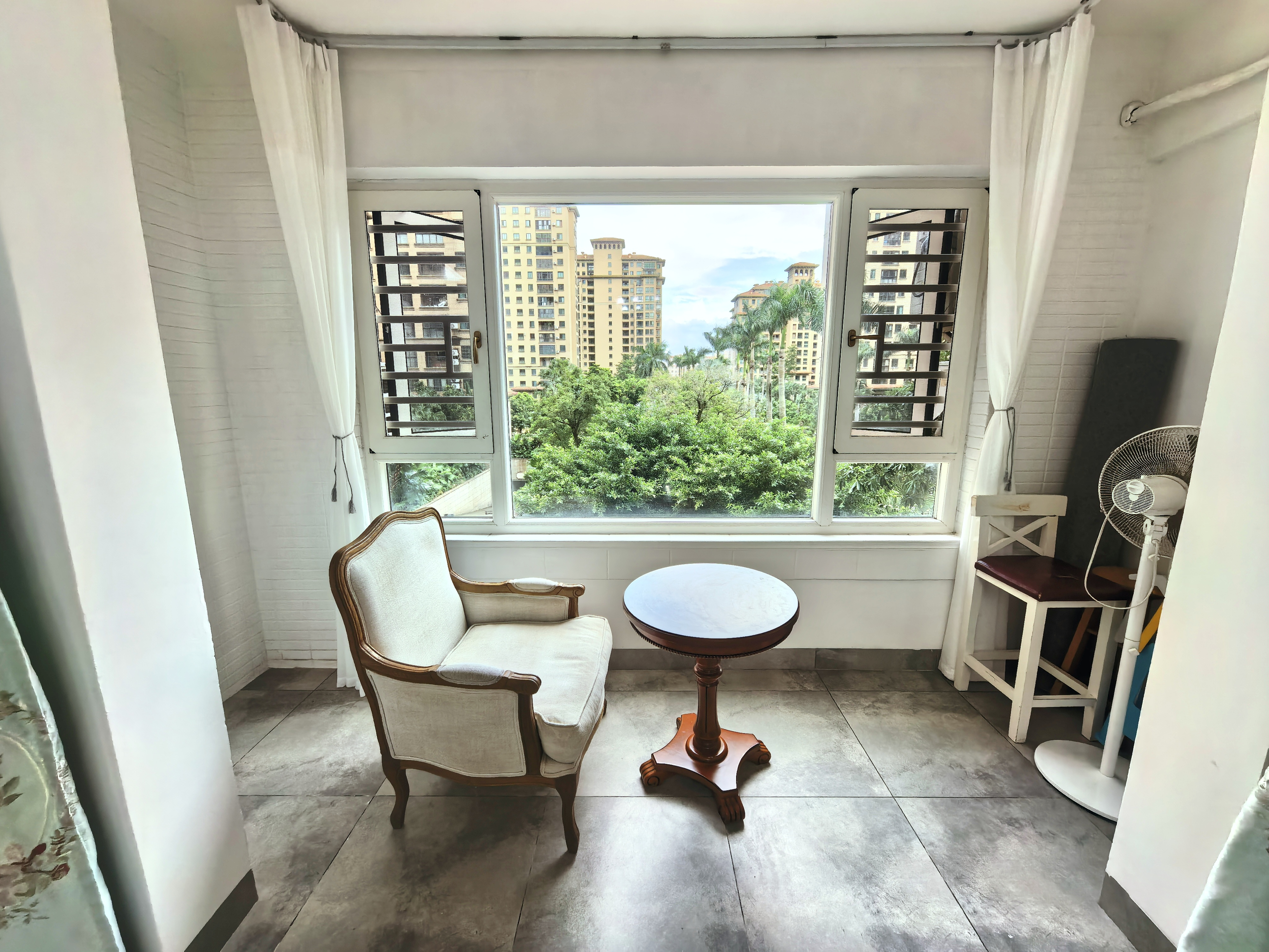 江畔人家 3室2厅2卫 3200.0元/月 江畔人家 3室2厅2卫 3200.0元/月室内图