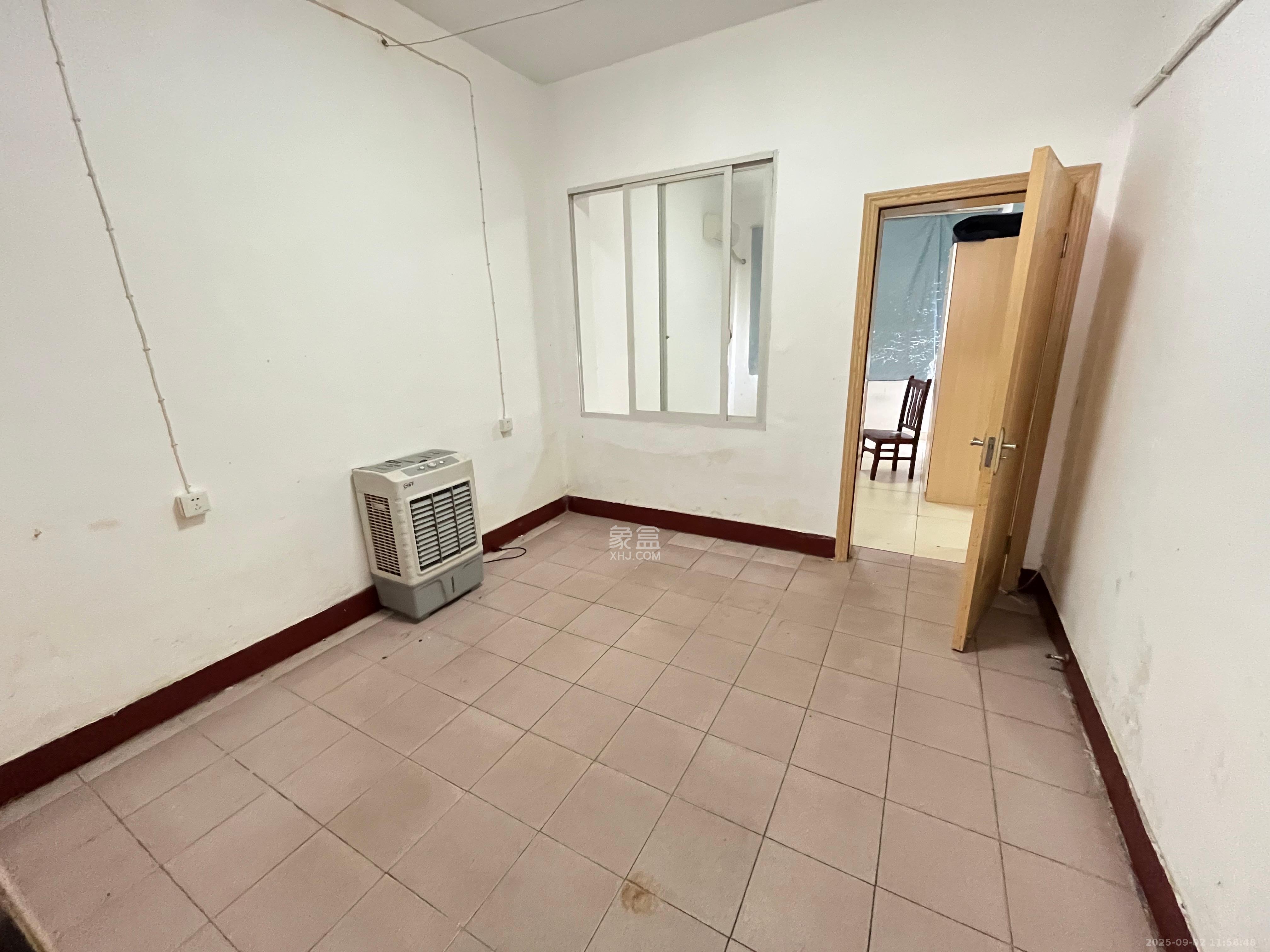 厚生里 3室2厅1卫 1500.0元/月 厚生里 3室2厅1卫 1500.0元/月室内图