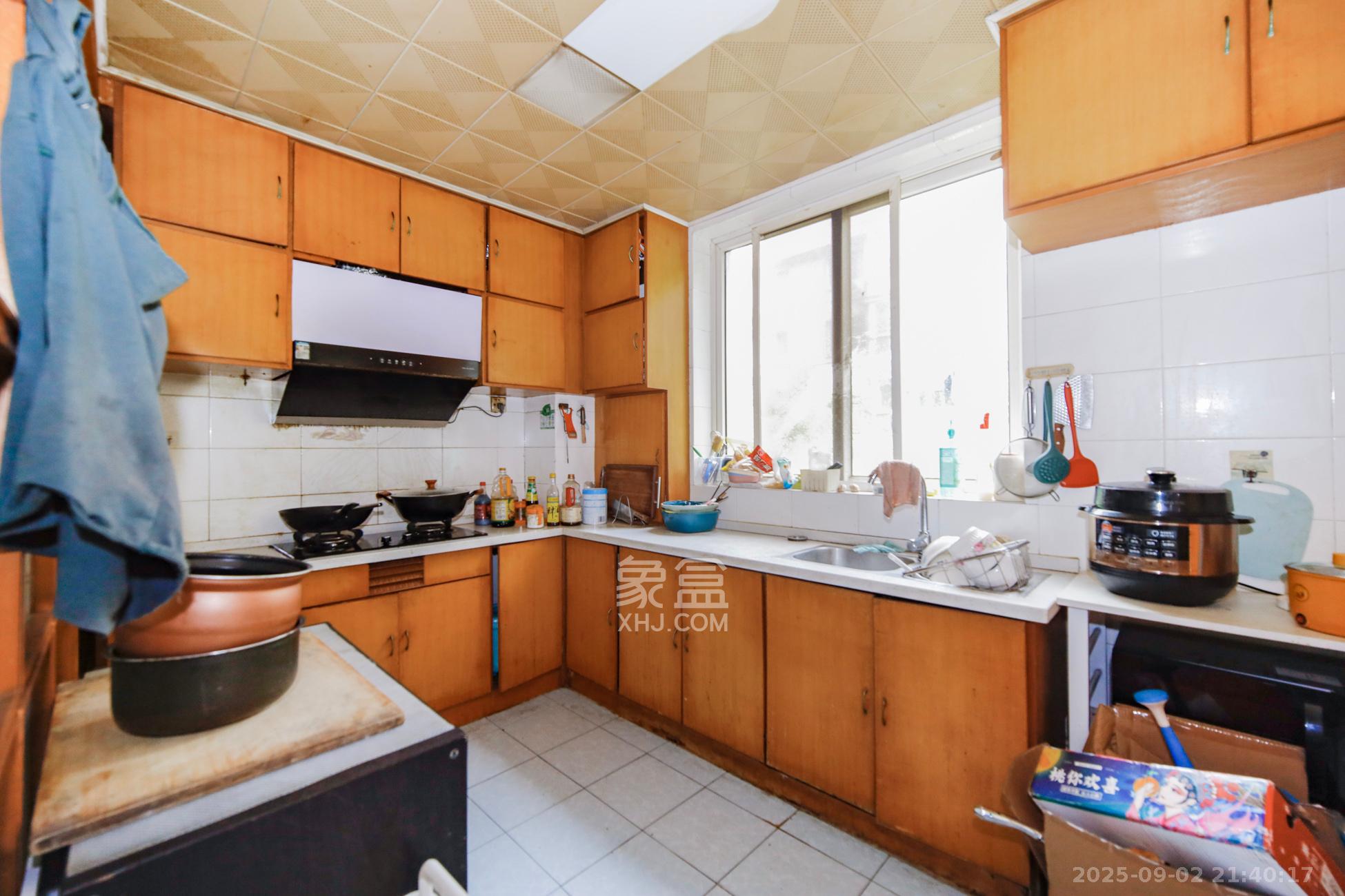 融城花苑  3室2厅2卫    64.0万厨房