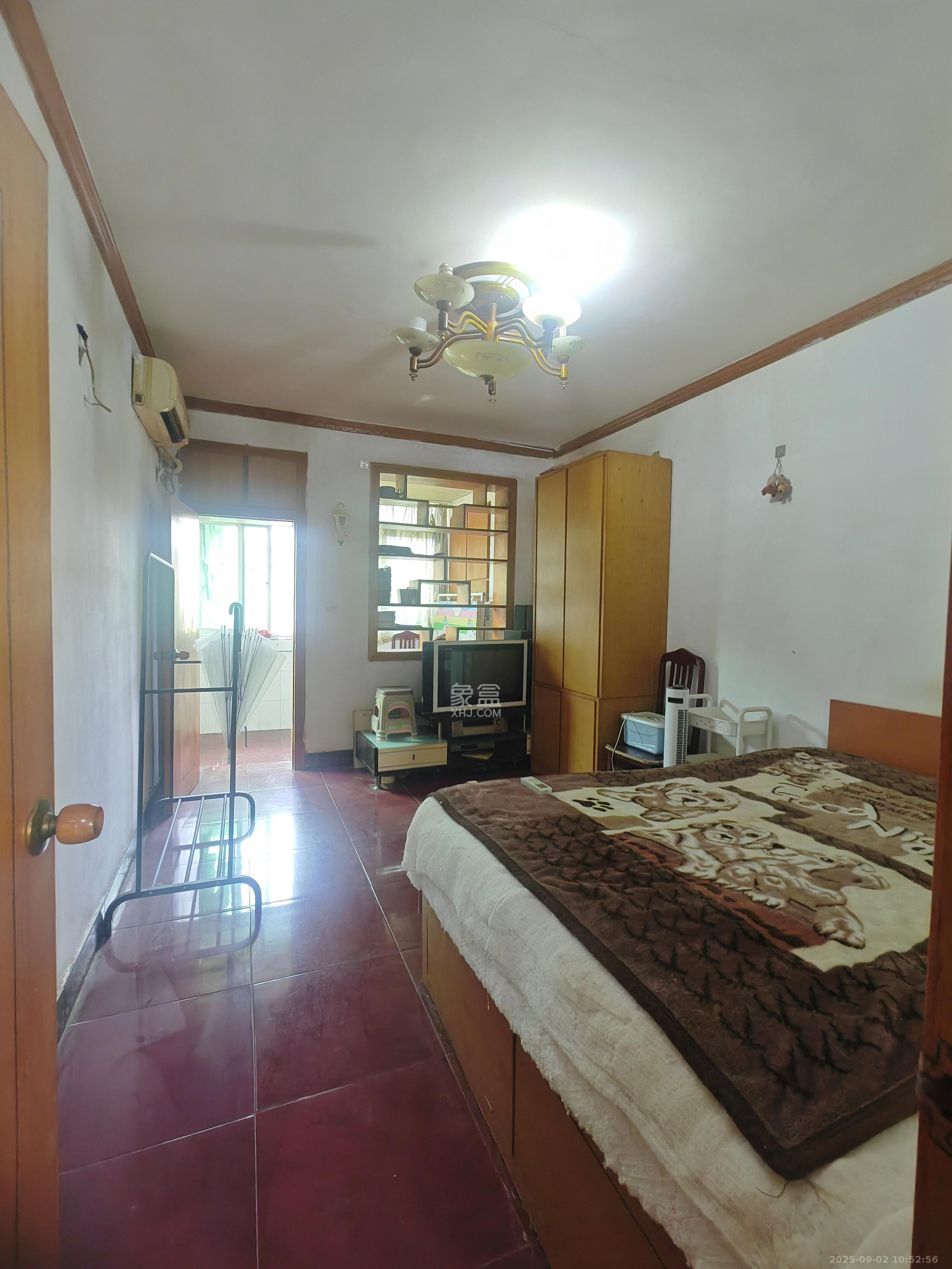 赤岗小区(一二三片) 1室2厅1卫 1200.0元/月 赤岗小区(一二三片) 1室2厅1卫 1200.0元/月室内图