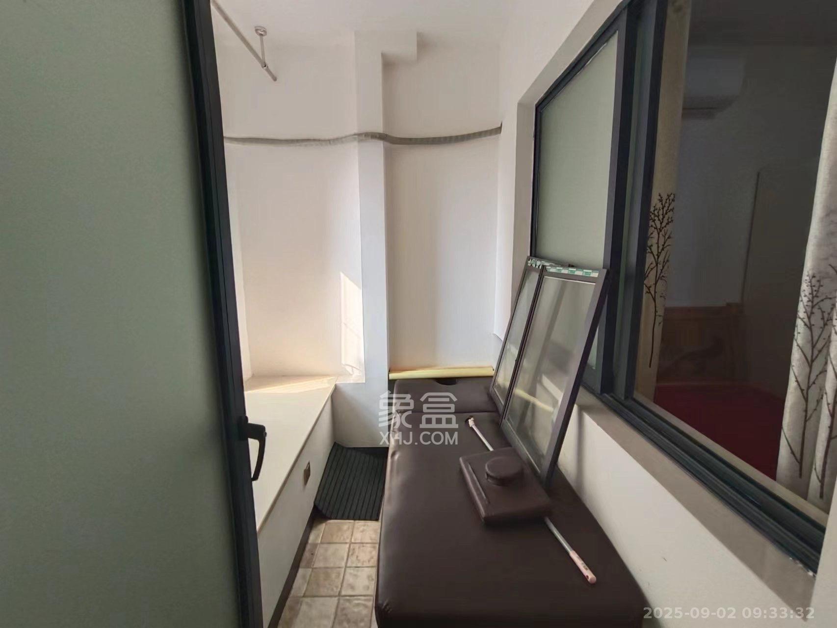 奥克斯广场 1室2厅1卫 3000.0元/月 奥克斯广场 1室2厅1卫 3000.0元/月室内图