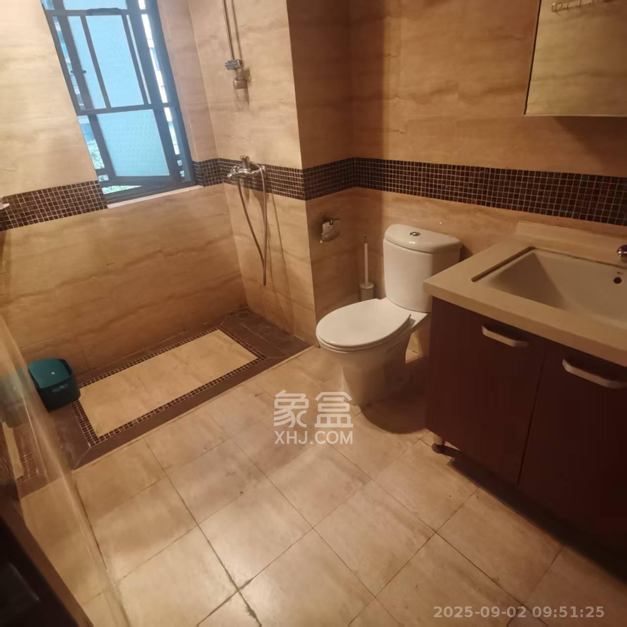 万科金域华府一期  3室2厅1卫    2900.0元/月室内图