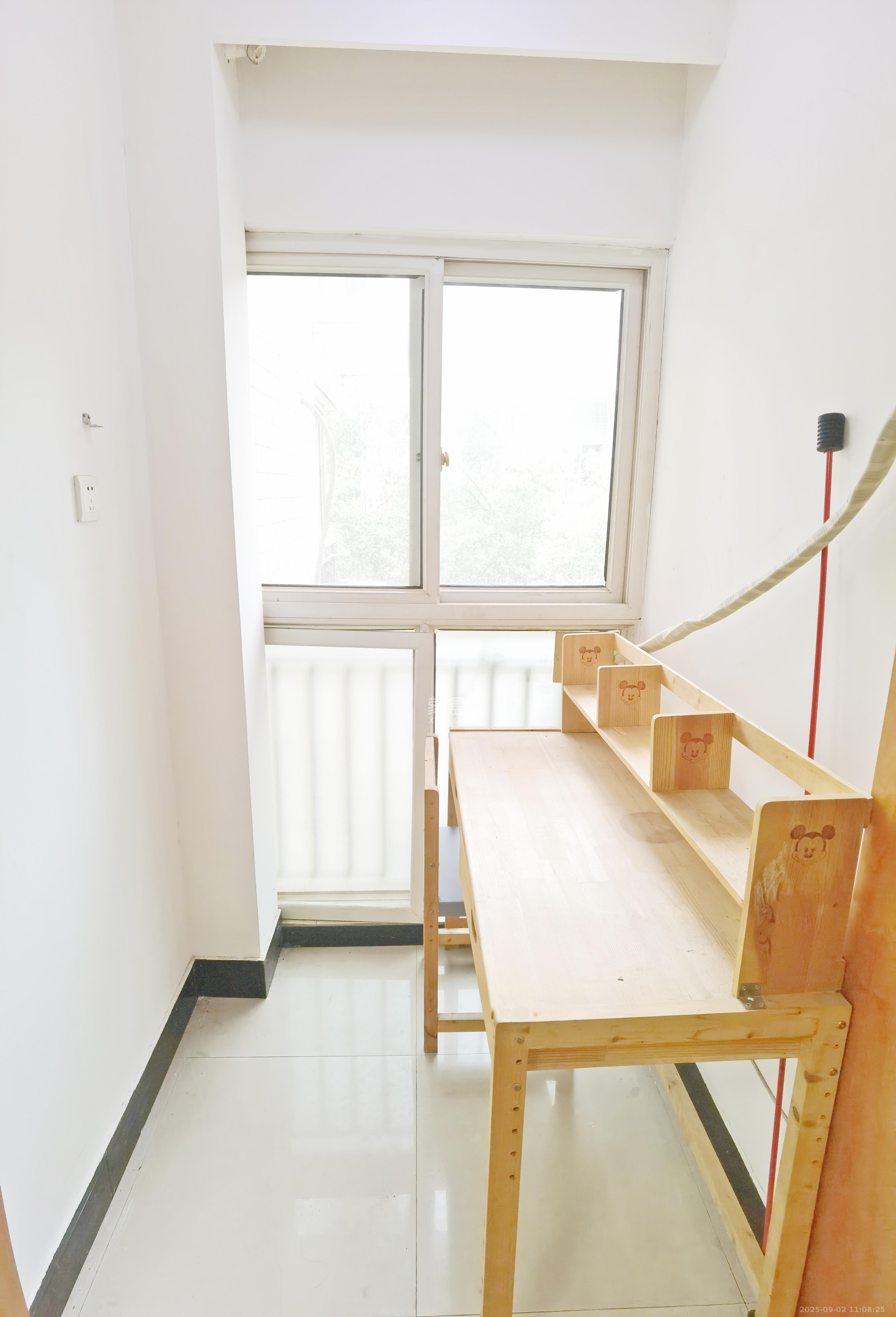 枫林美景  2室1厅1卫    1700.0元/月室内图