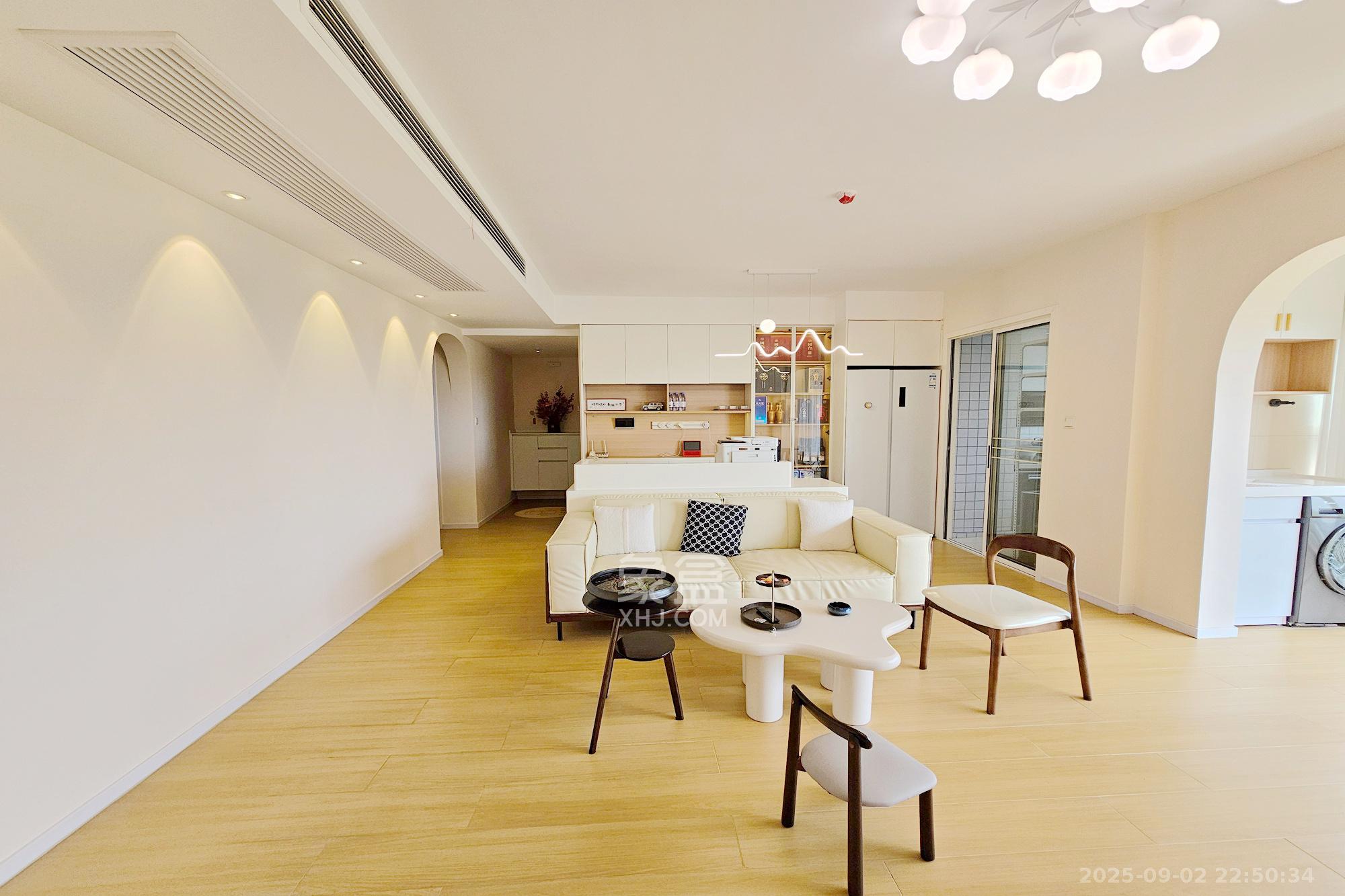 阳光城尚东湾愉景苑  4室2厅2卫    140.0万 阳光城尚东湾愉景苑  4室2厅2卫    140.0万