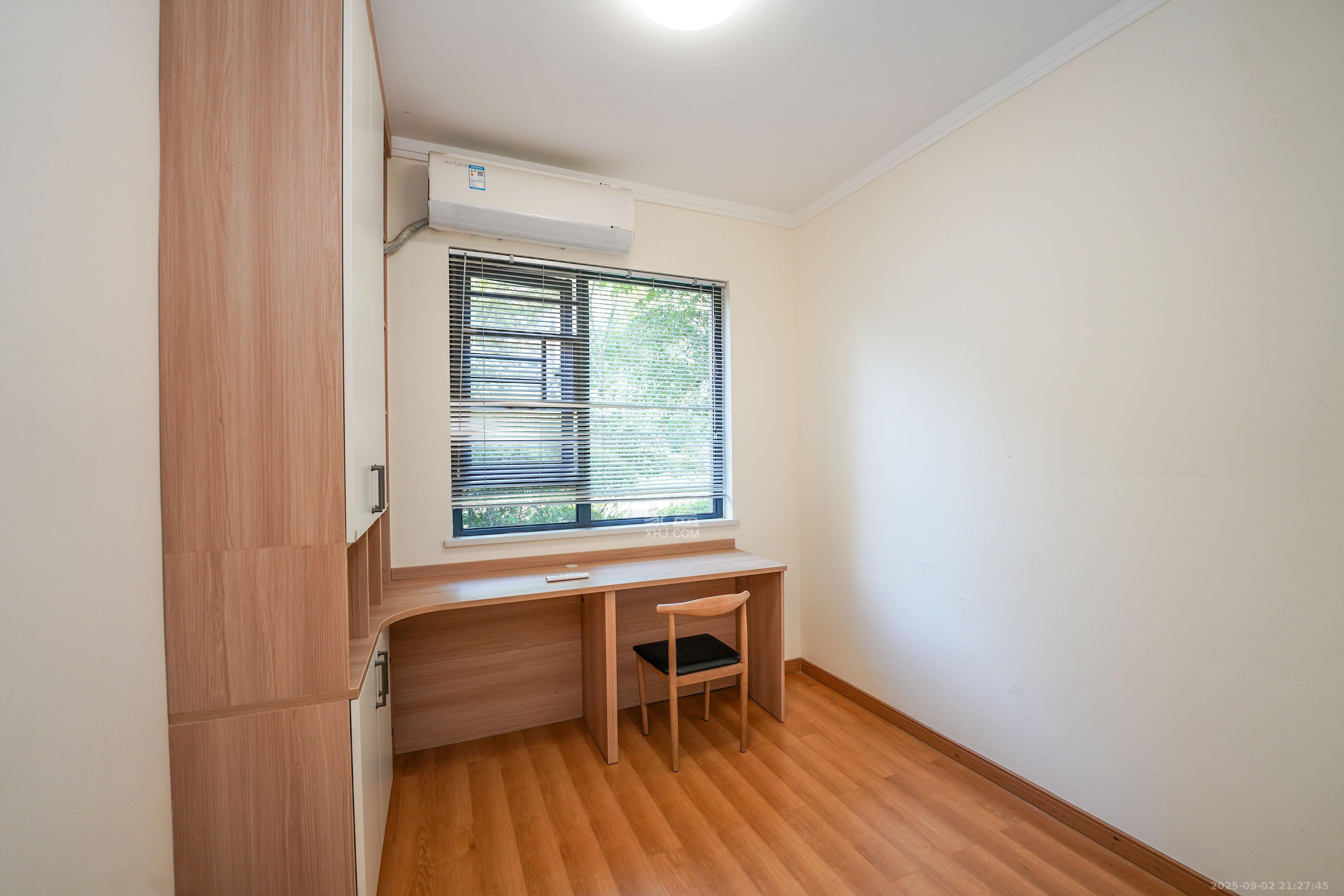 中建璟和城  4室2厅2卫    98.0万 中建璟和城  4室2厅2卫    98.0万卧室