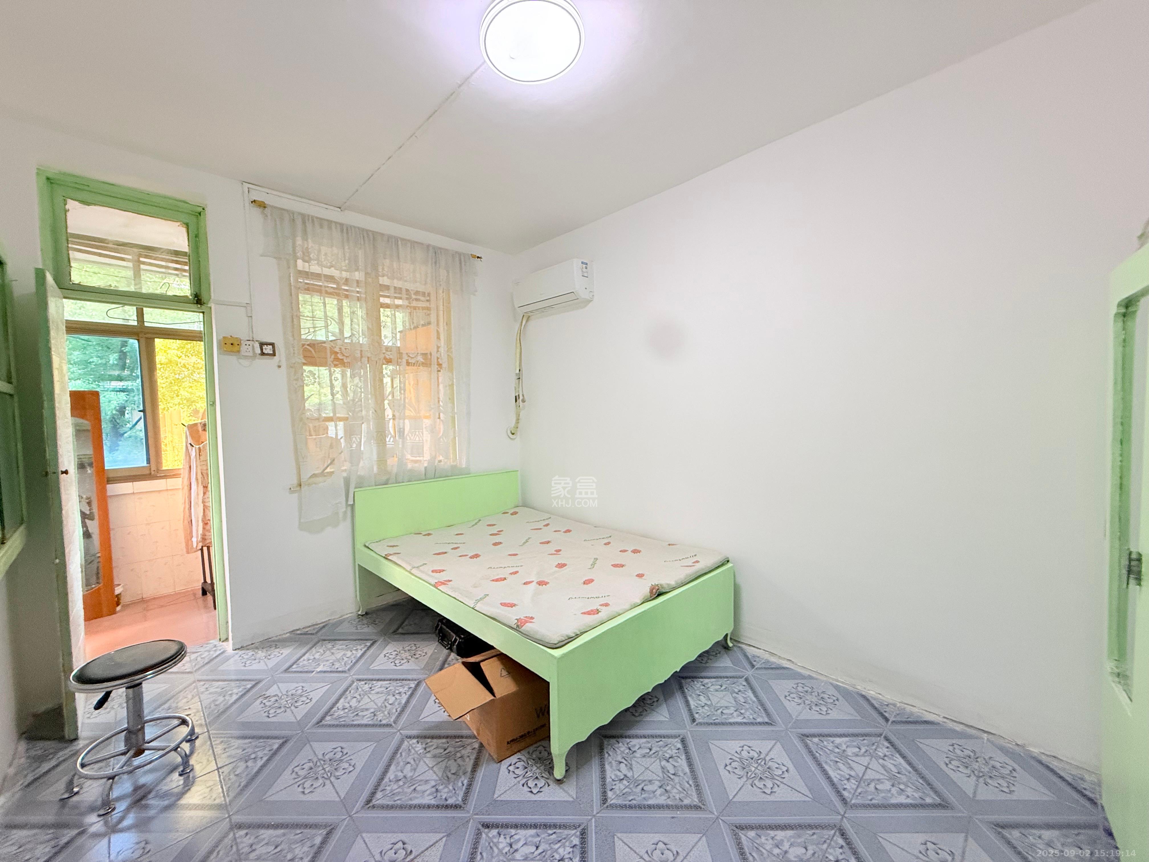 中南家园  2室1厅1卫    1300.0元/月室内图