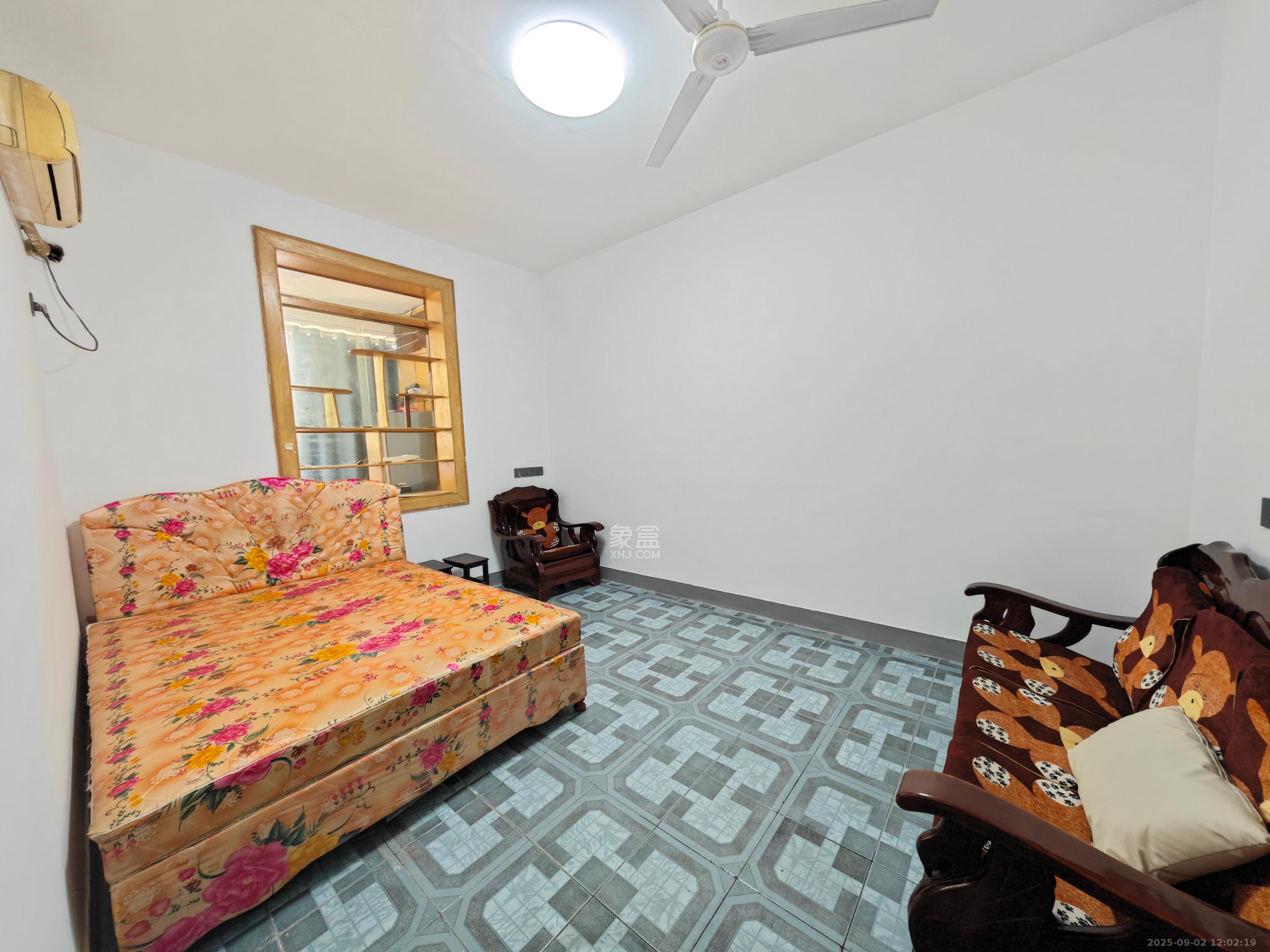 测绘局单位房 3室2厅1卫 1800.0元/月 测绘局单位房 3室2厅1卫 1800.0元/月室内图