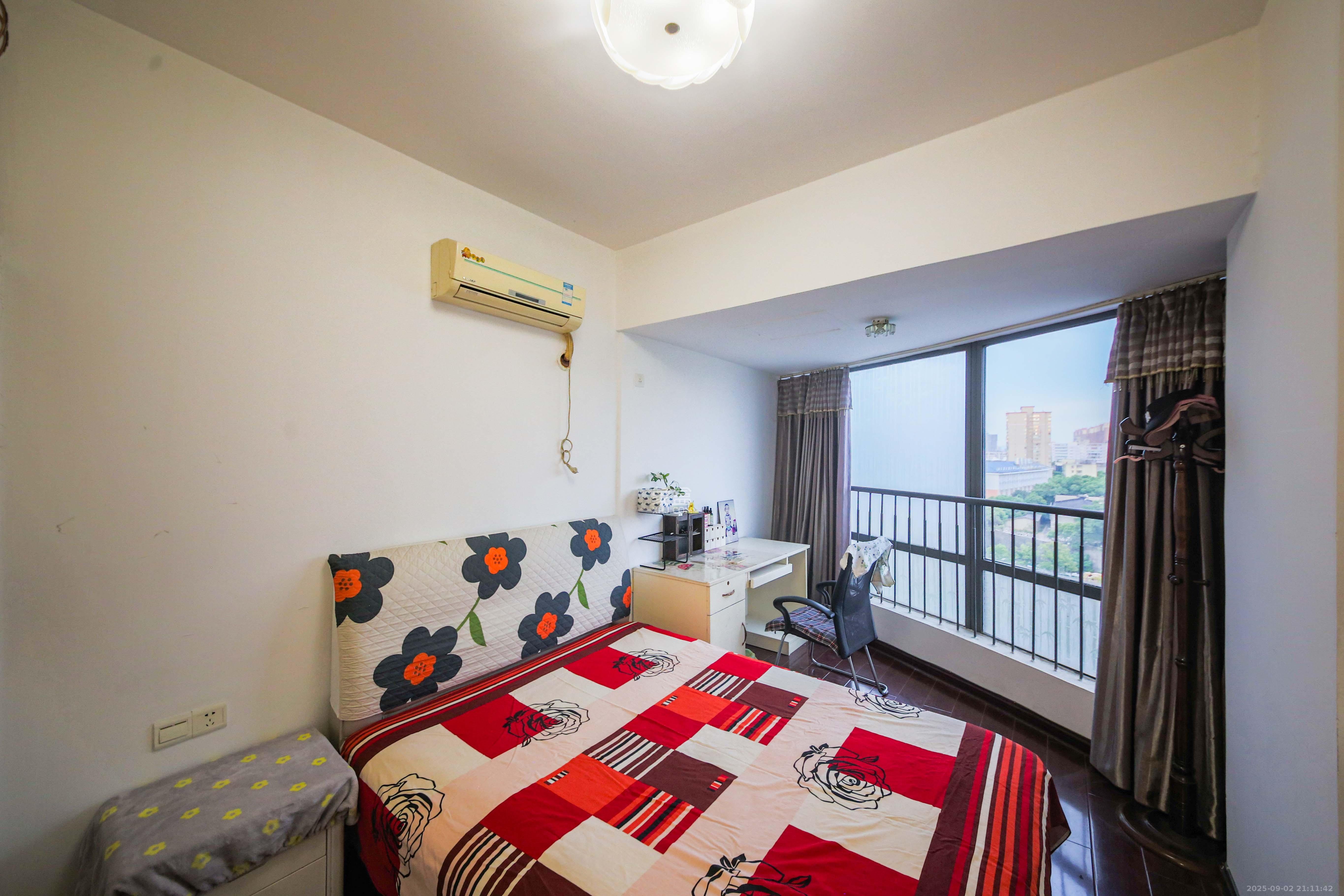 BOBO天下城（CTA财富中心）  3室2厅1卫    82.0万卧室