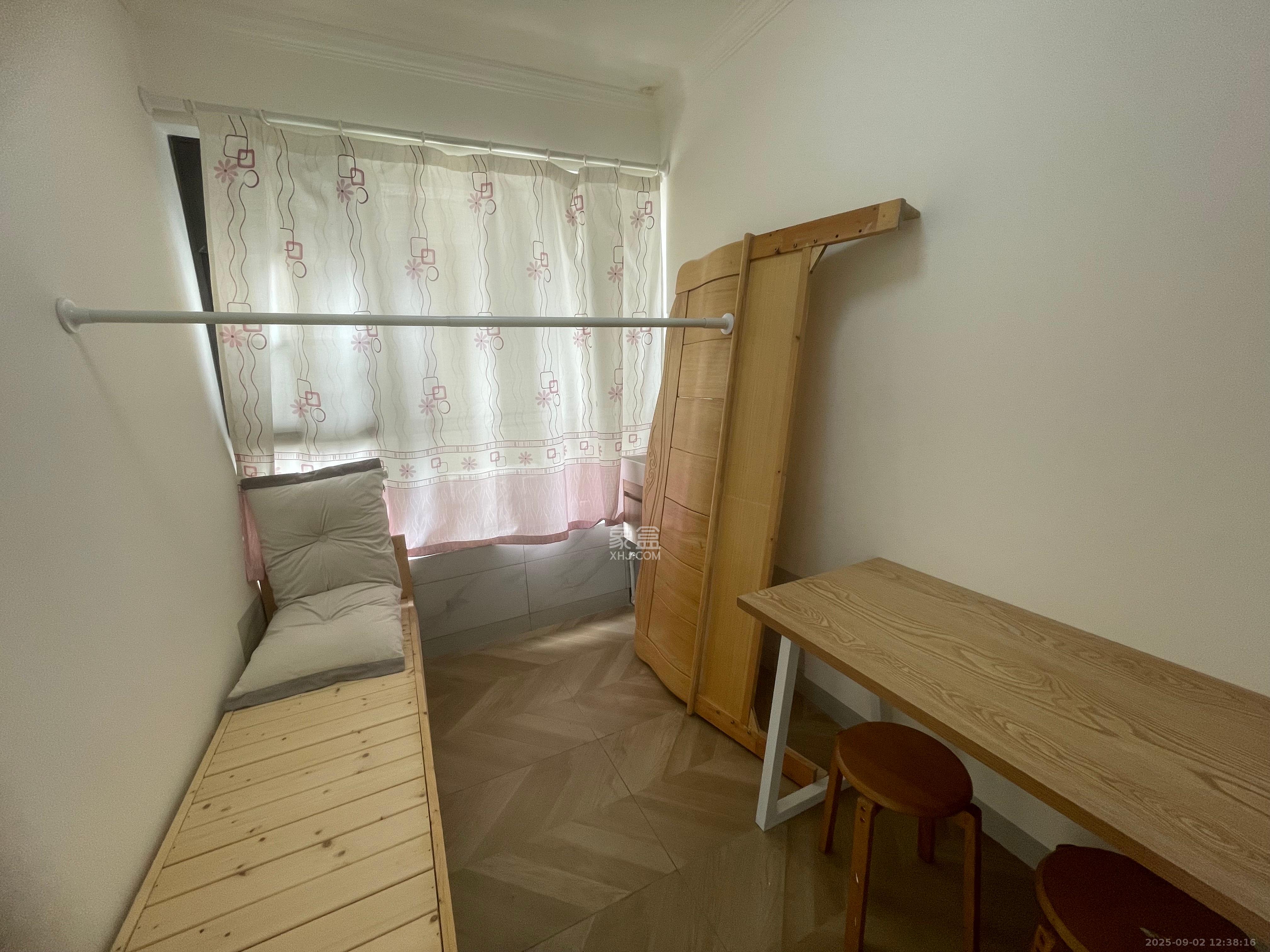 山语城三期  3室1厅1卫    2300.0元/月 山语城三期  3室1厅1卫    2300.0元/月室内图