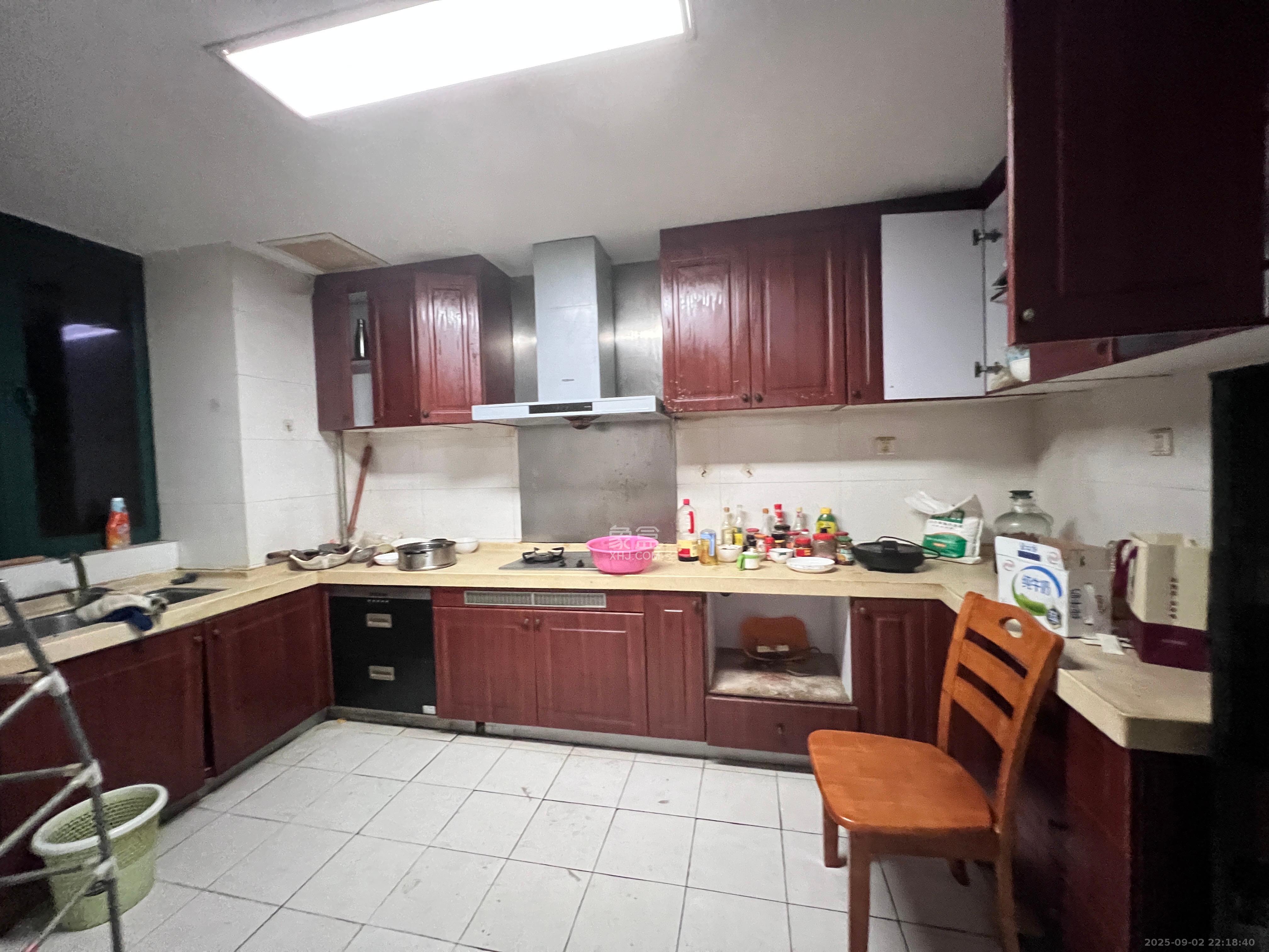 恒大绿洲 5室1厅3卫 6800.0元/月 恒大绿洲 5室1厅3卫 6800.0元/月室内图