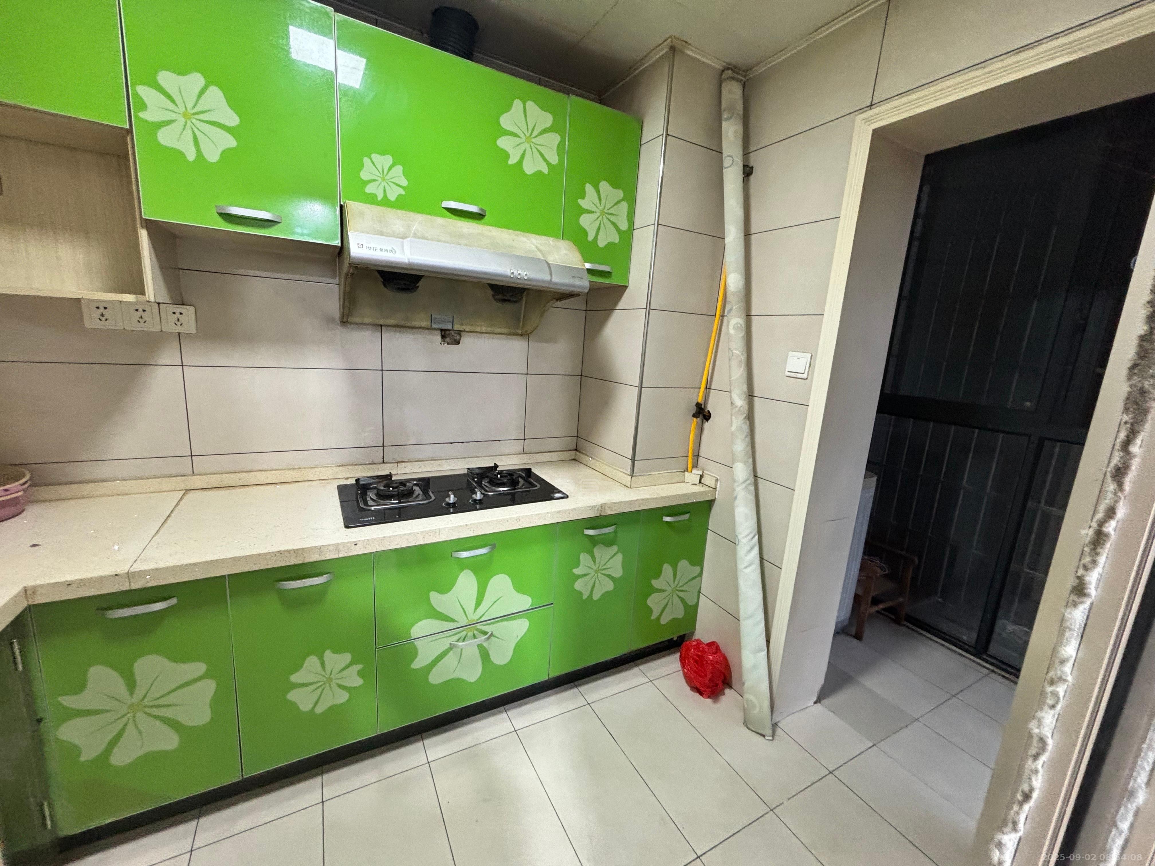 城市风景 3室1厅2卫 1800.0元/月 城市风景 3室1厅2卫 1800.0元/月室内图