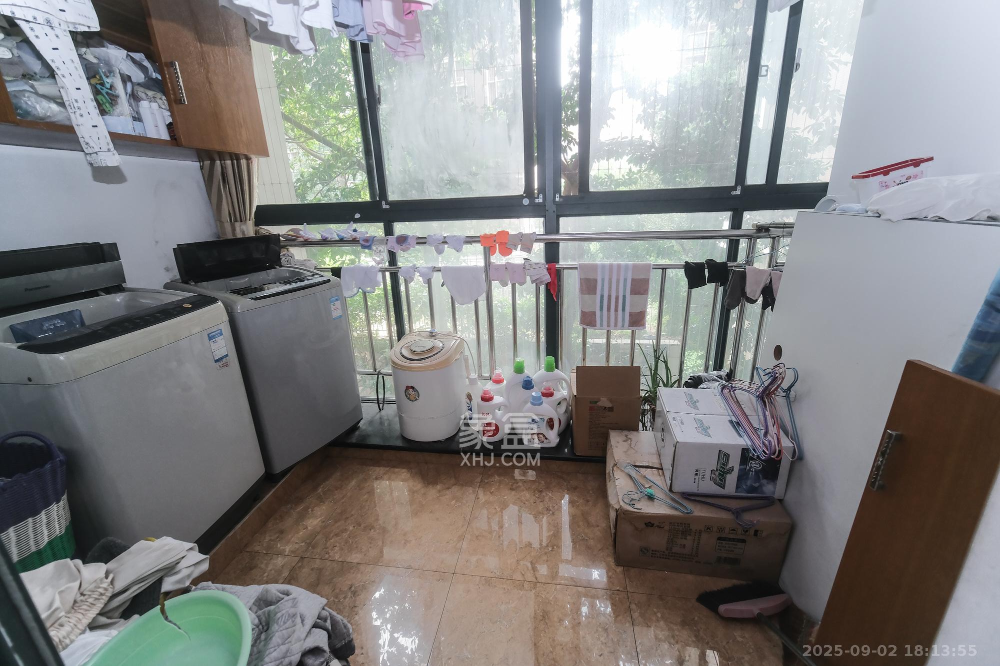 圆梦完美生活  4室2厅2卫    99.8万阳台