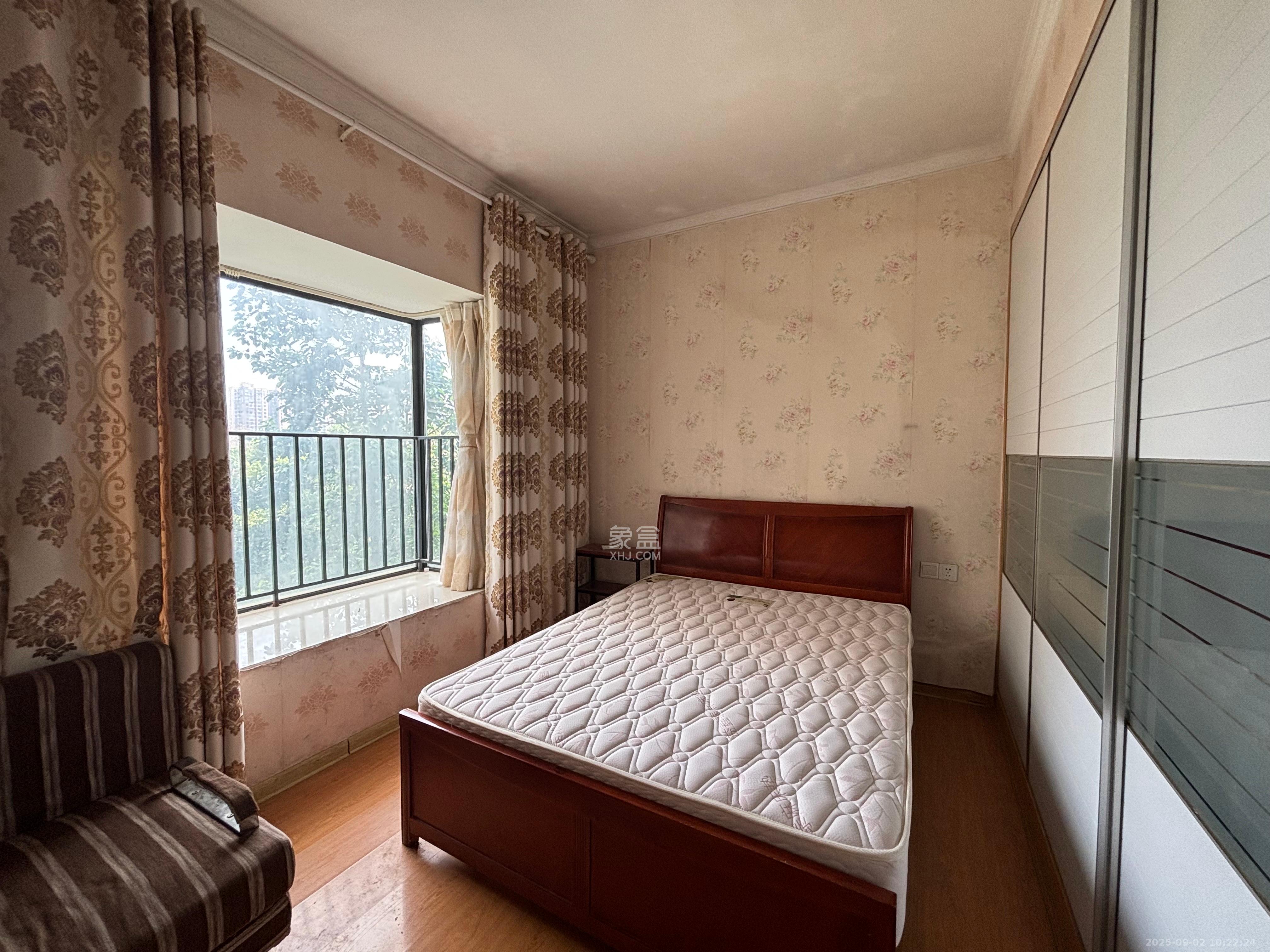 锦绣世纪  2室1厅2卫    2400.0元/月 锦绣世纪  2室1厅2卫    2400.0元/月室内图