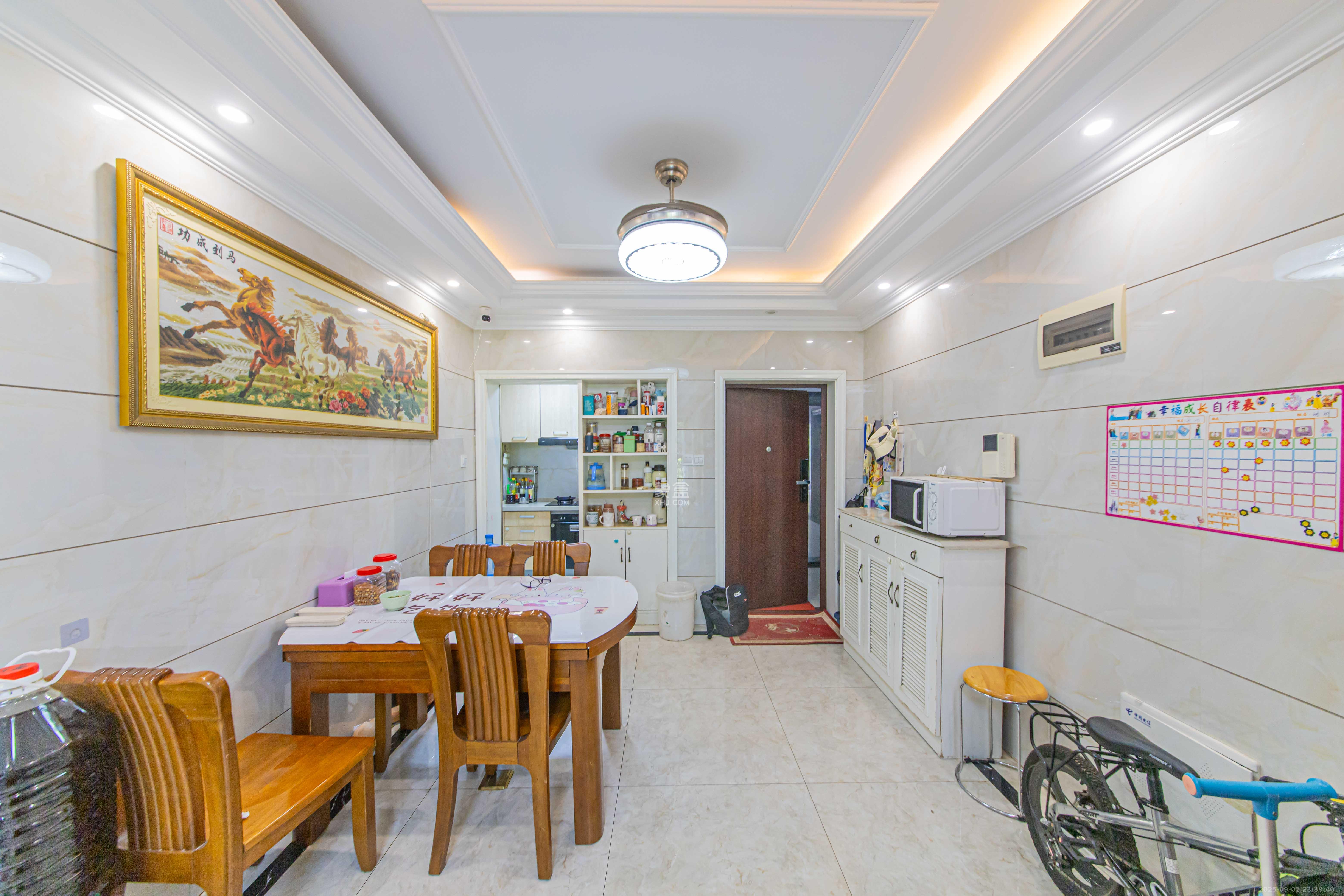 中建芙蓉嘉苑  3室2厅2卫    88.8万 中建芙蓉嘉苑  3室2厅2卫    88.8万客厅