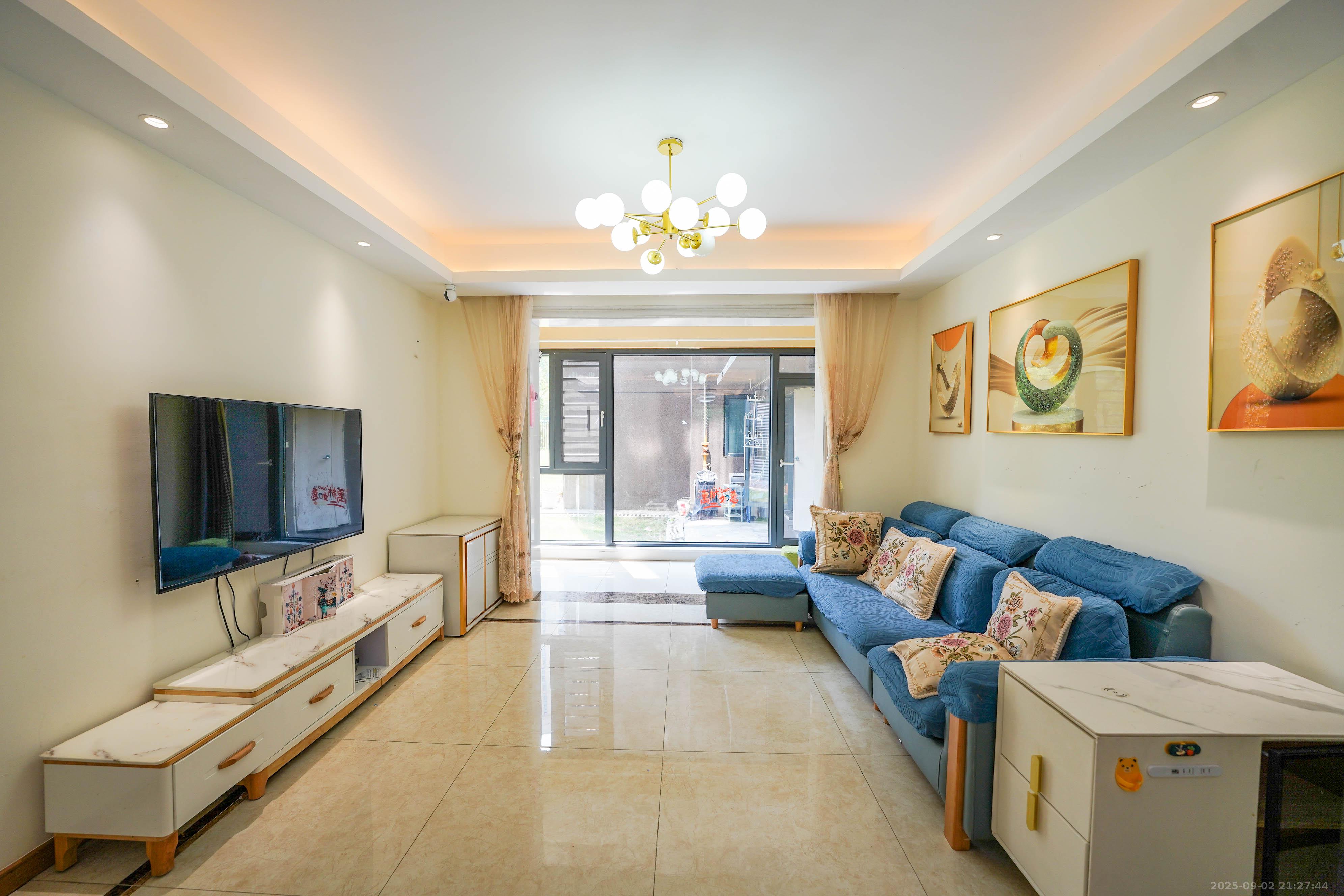 中建璟和城  4室2厅2卫    98.0万 中建璟和城  4室2厅2卫    98.0万客厅