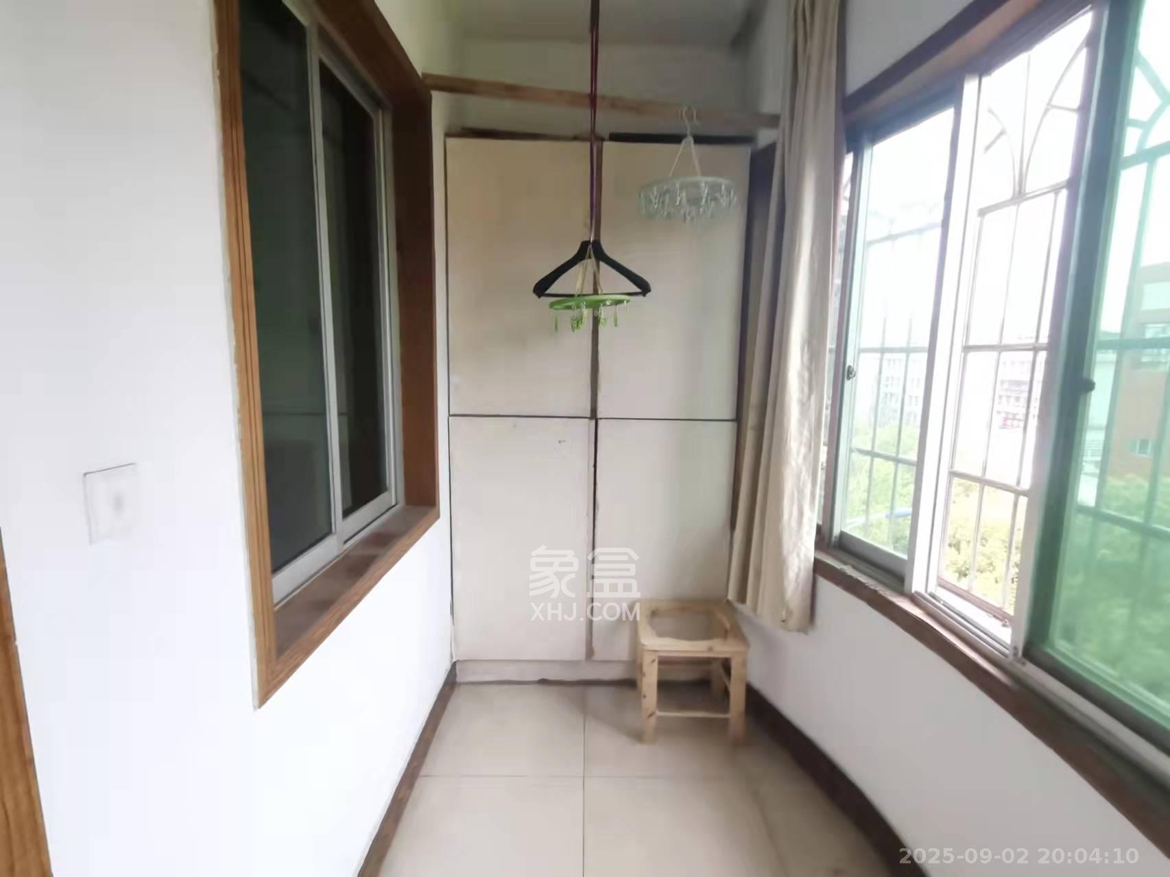 马王堆陶瓷建材新城  3室2厅1卫    1800.0元/月 马王堆陶瓷建材新城  3室2厅1卫    1800.0元/月室内图