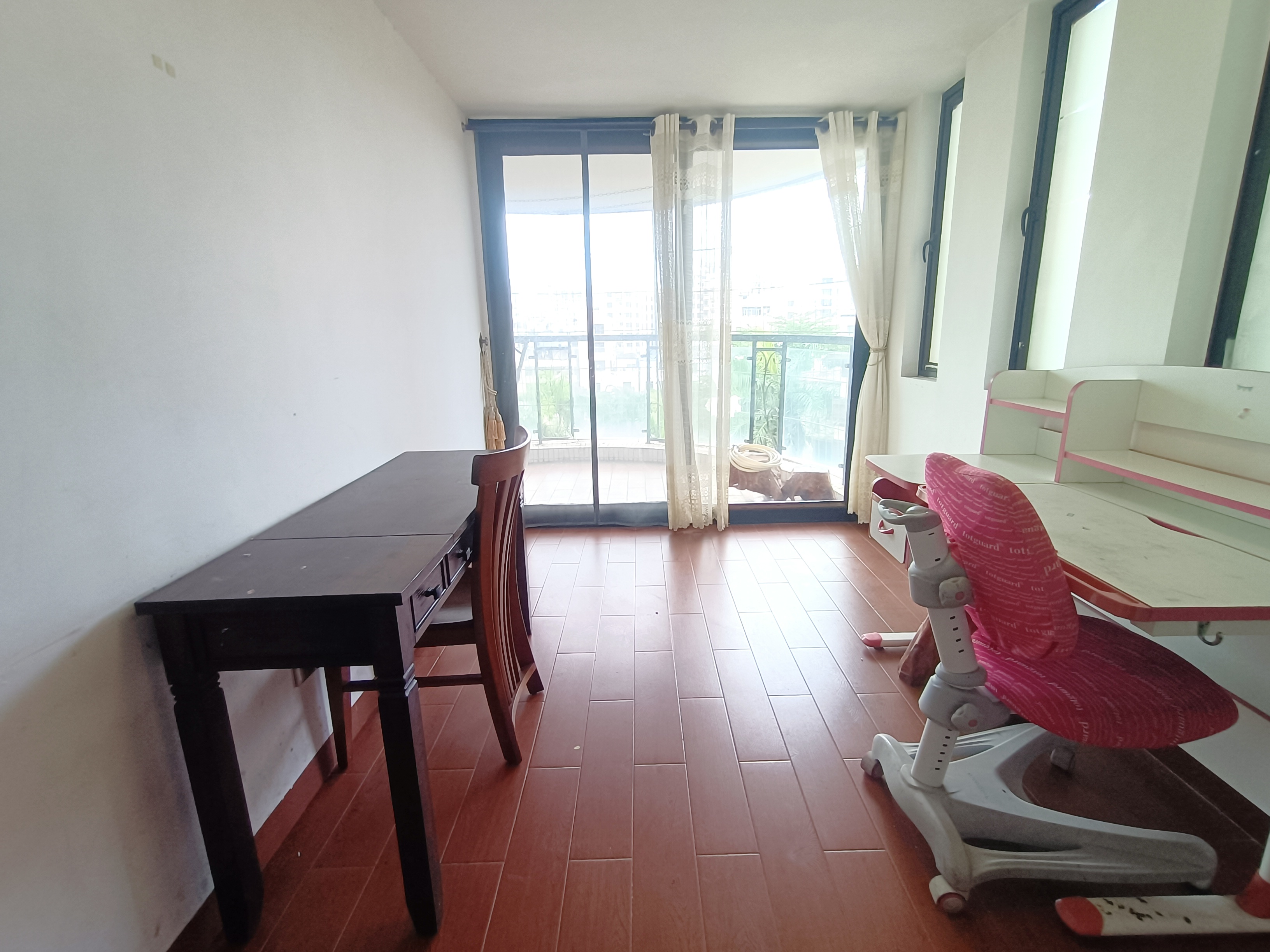 滨江帝景一期 3室2厅2卫 2300.0元/月 滨江帝景一期 3室2厅2卫 2300.0元/月室内图