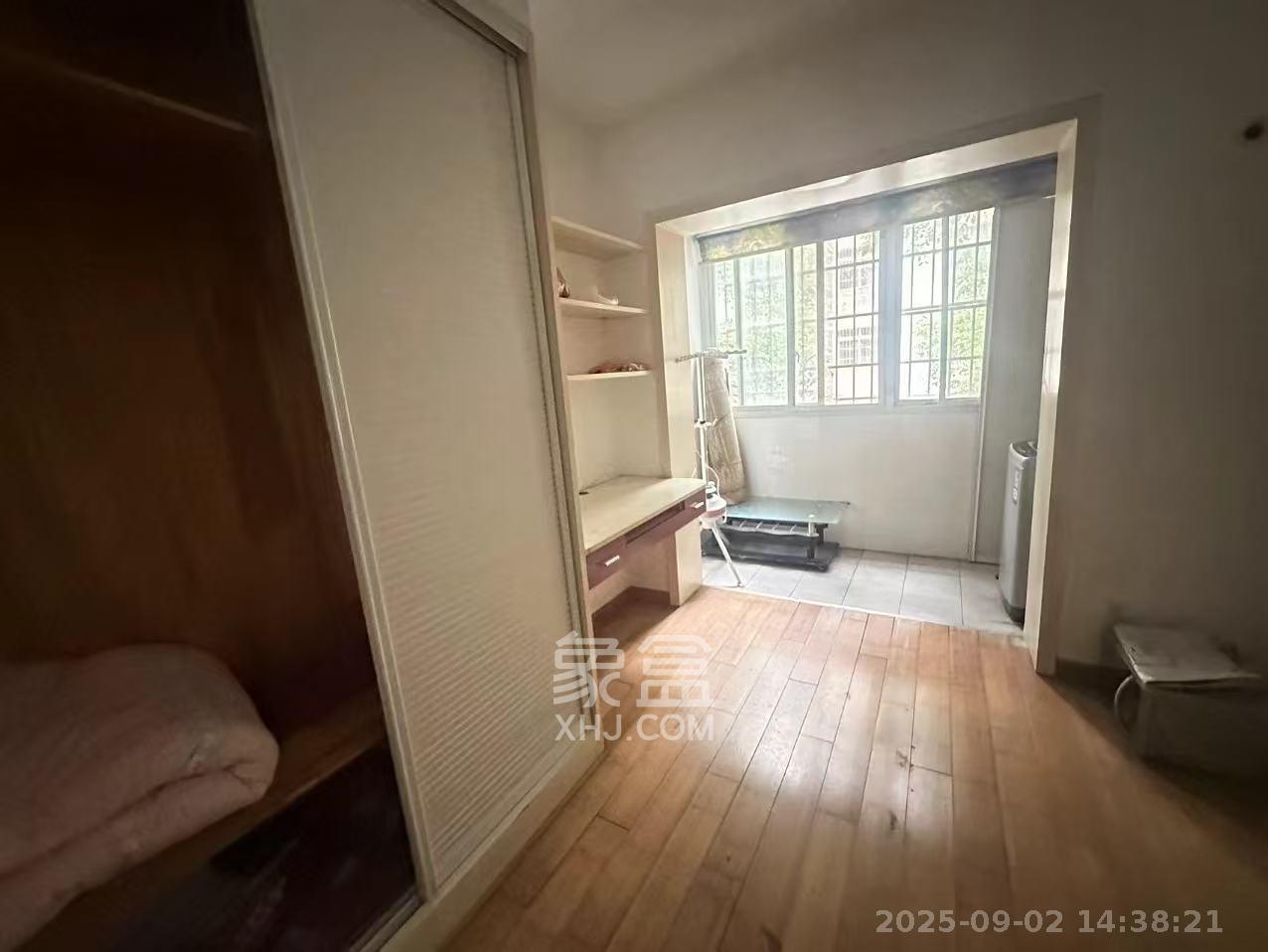 鄱阳小区 3室2厅1卫 1500.0元/月 鄱阳小区 3室2厅1卫 1500.0元/月室内图