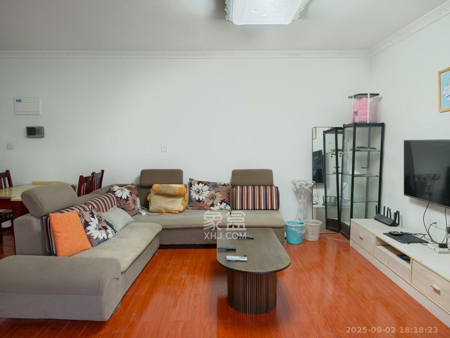 南山雍江汇(滨江国际新城)  3室2厅1卫    2900.0元/月 南山雍江汇(滨江国际新城)  3室2厅1卫    2900.0元/月室内图