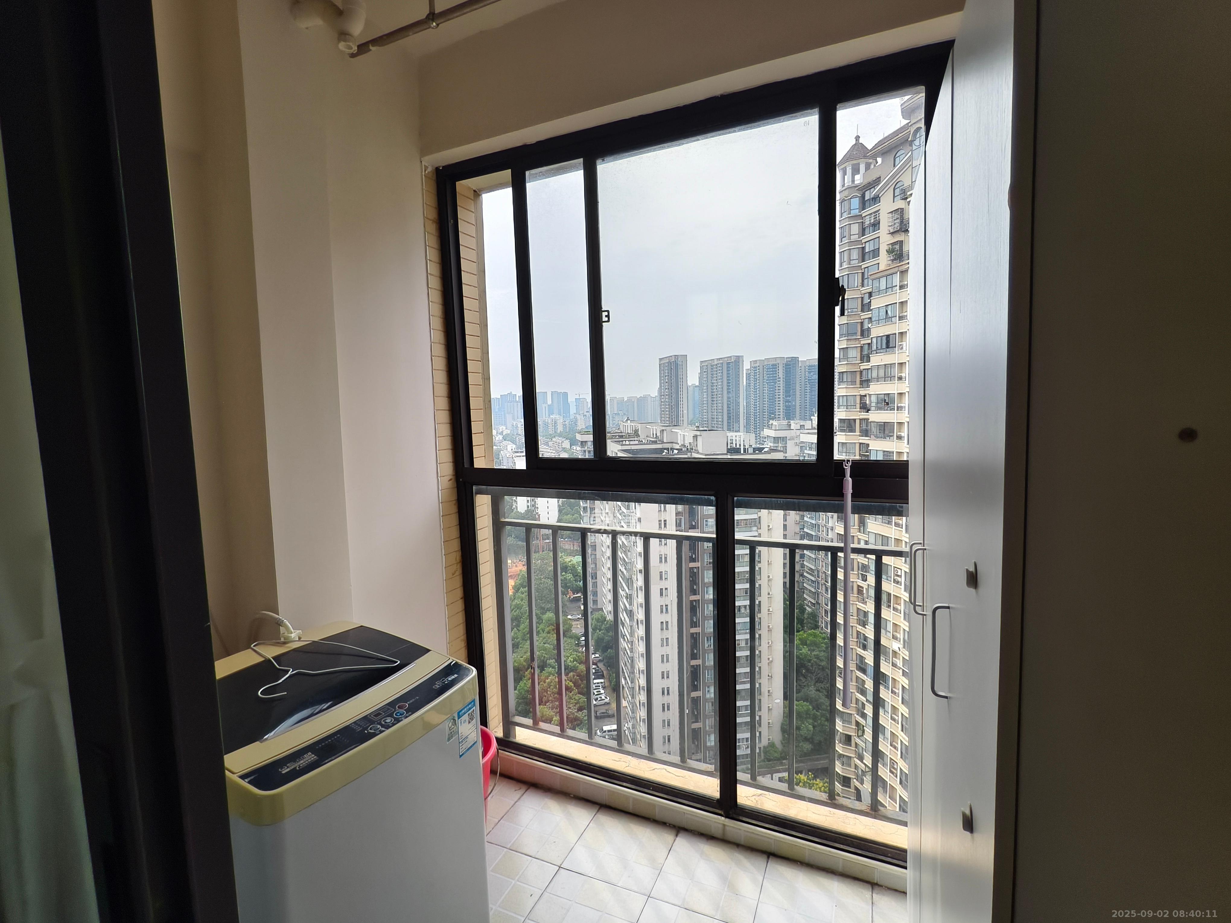 钱隆樽品(一、二、三期) 2室1厅1卫 2000.0元/月 钱隆樽品(一、二、三期) 2室1厅1卫 2000.0元/月室内图