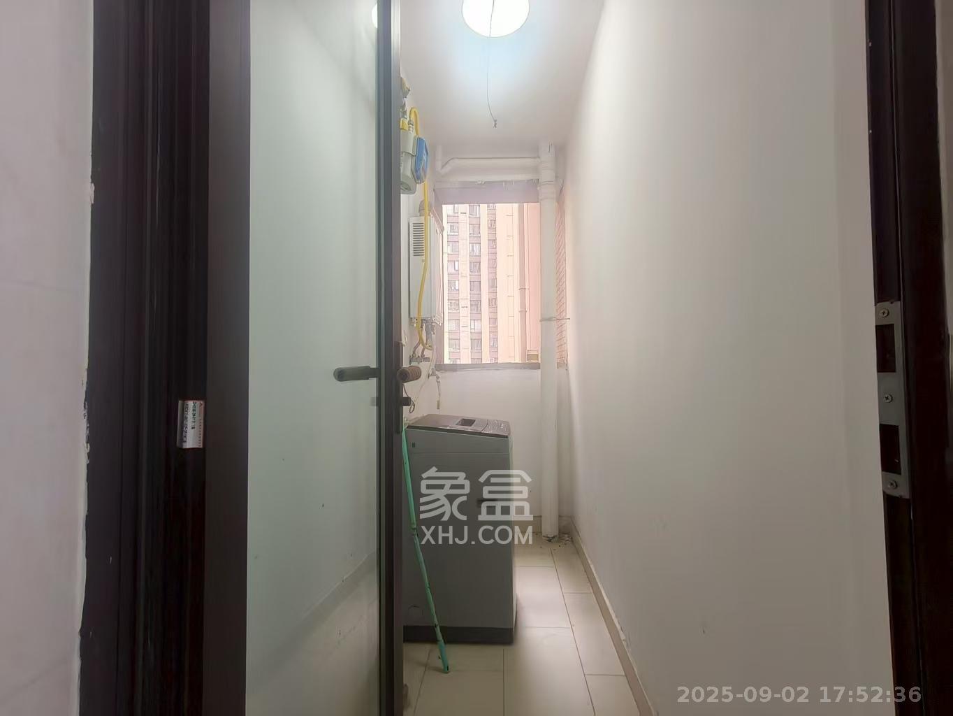 中海国际四期  2室2厅1卫    1800.0元/月室内图