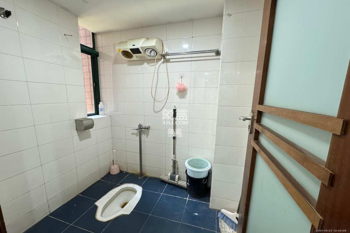 四季阳光花城 3室2厅1卫 3200.0元/月 四季阳光花城 3室2厅1卫 3200.0元/月室内图