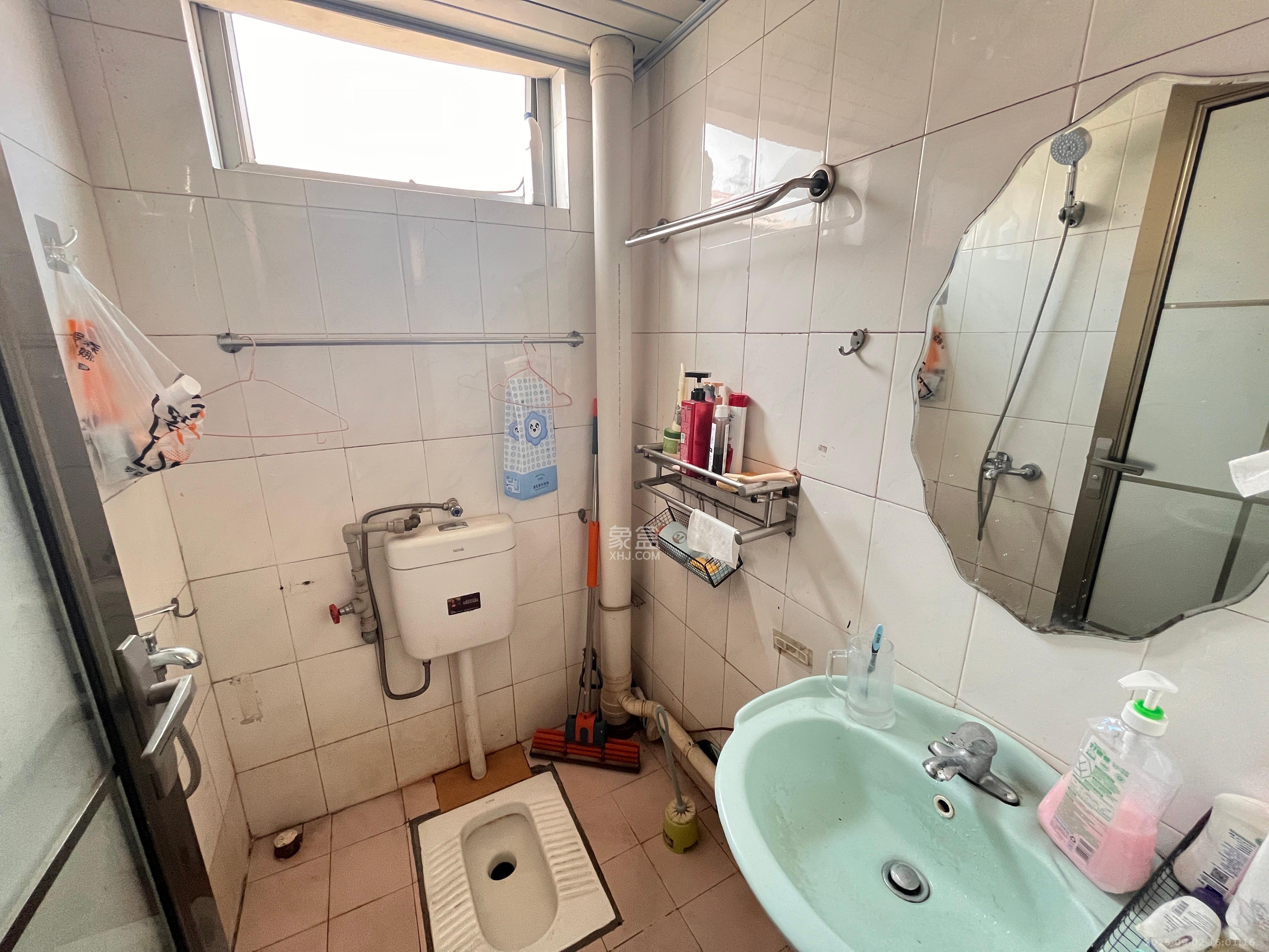 长华小区  3室2厅1卫    1700.0元/月室内图