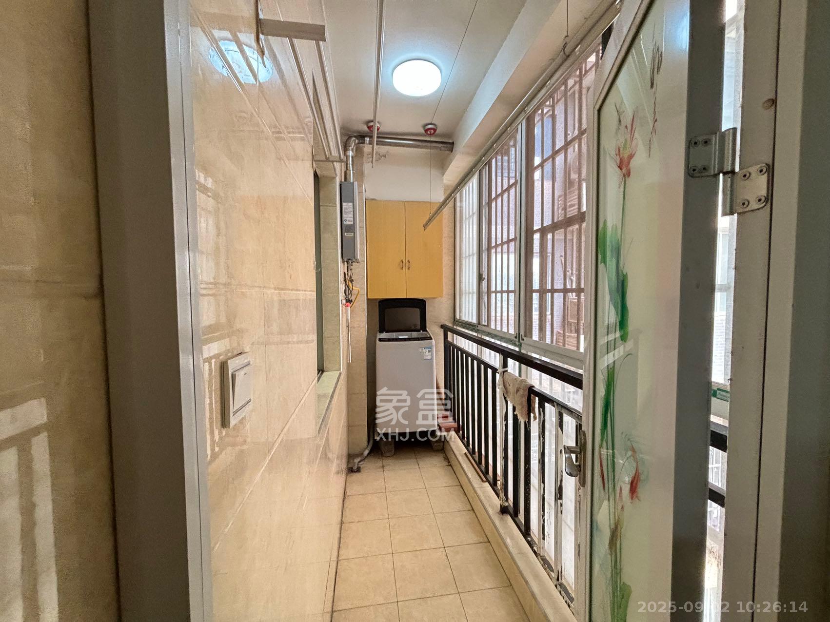 白沙湾嘉园 3室2厅2卫 2700.0元/月 白沙湾嘉园 3室2厅2卫 2700.0元/月室内图