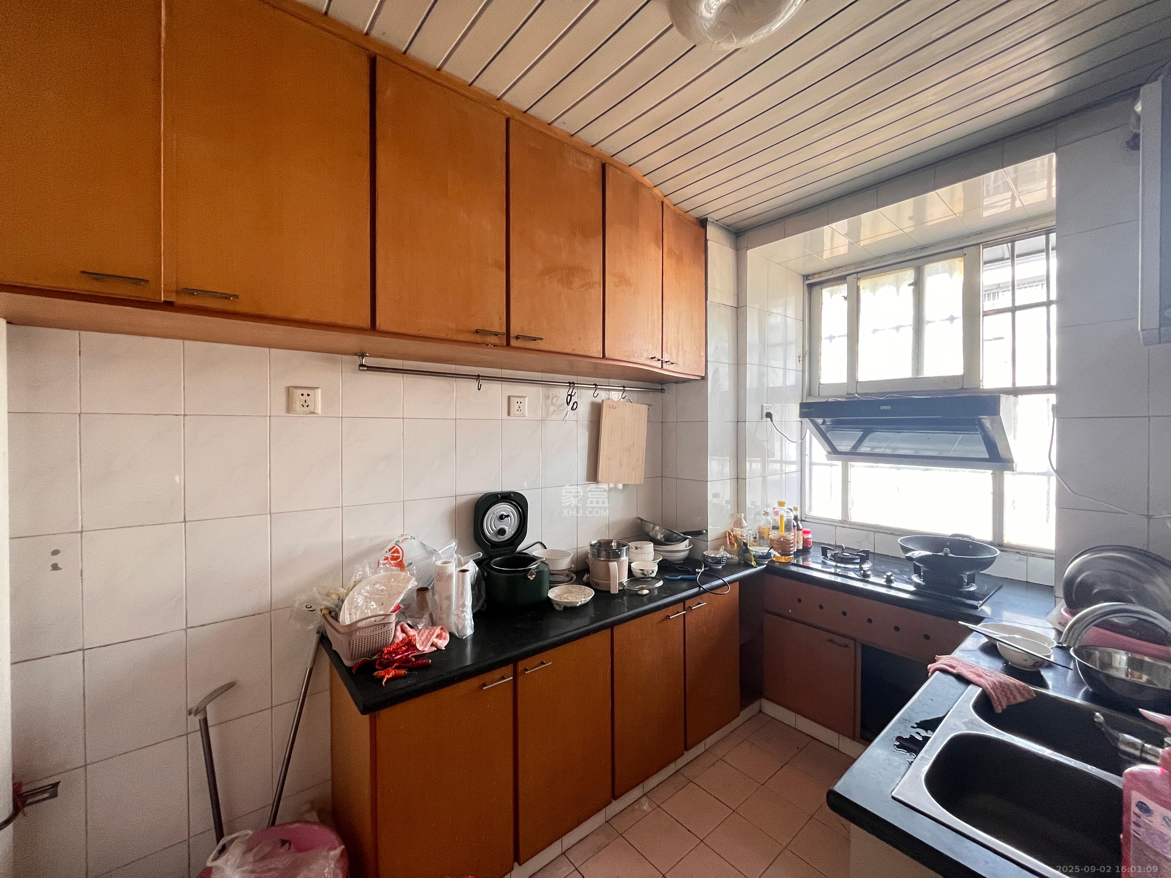 长华小区  3室2厅1卫    1700.0元/月室内图