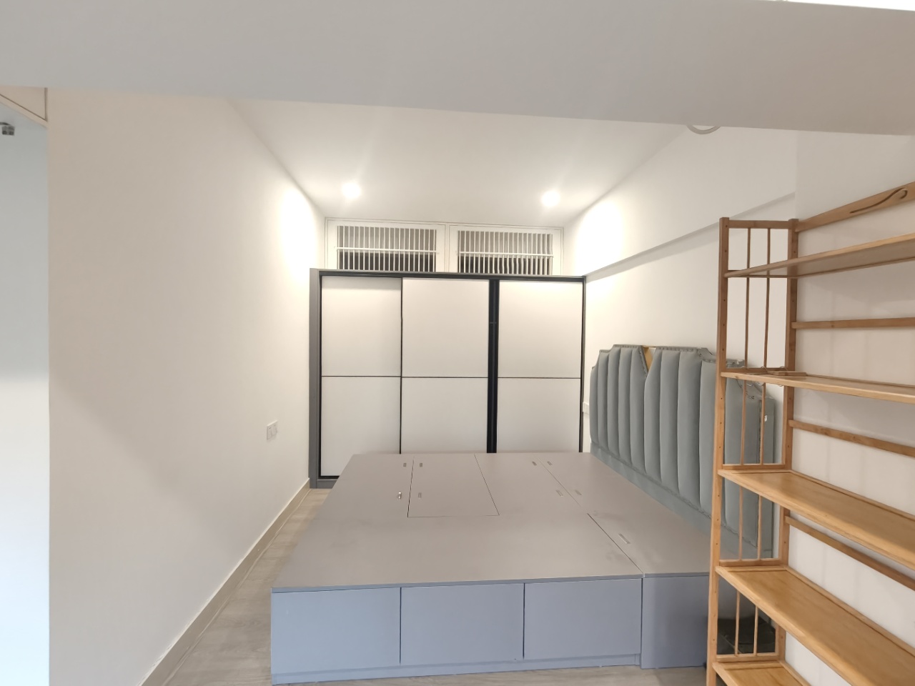 锦地翰城四期 2室2厅2卫 2200.0元/月 锦地翰城四期 2室2厅2卫 2200.0元/月室内图