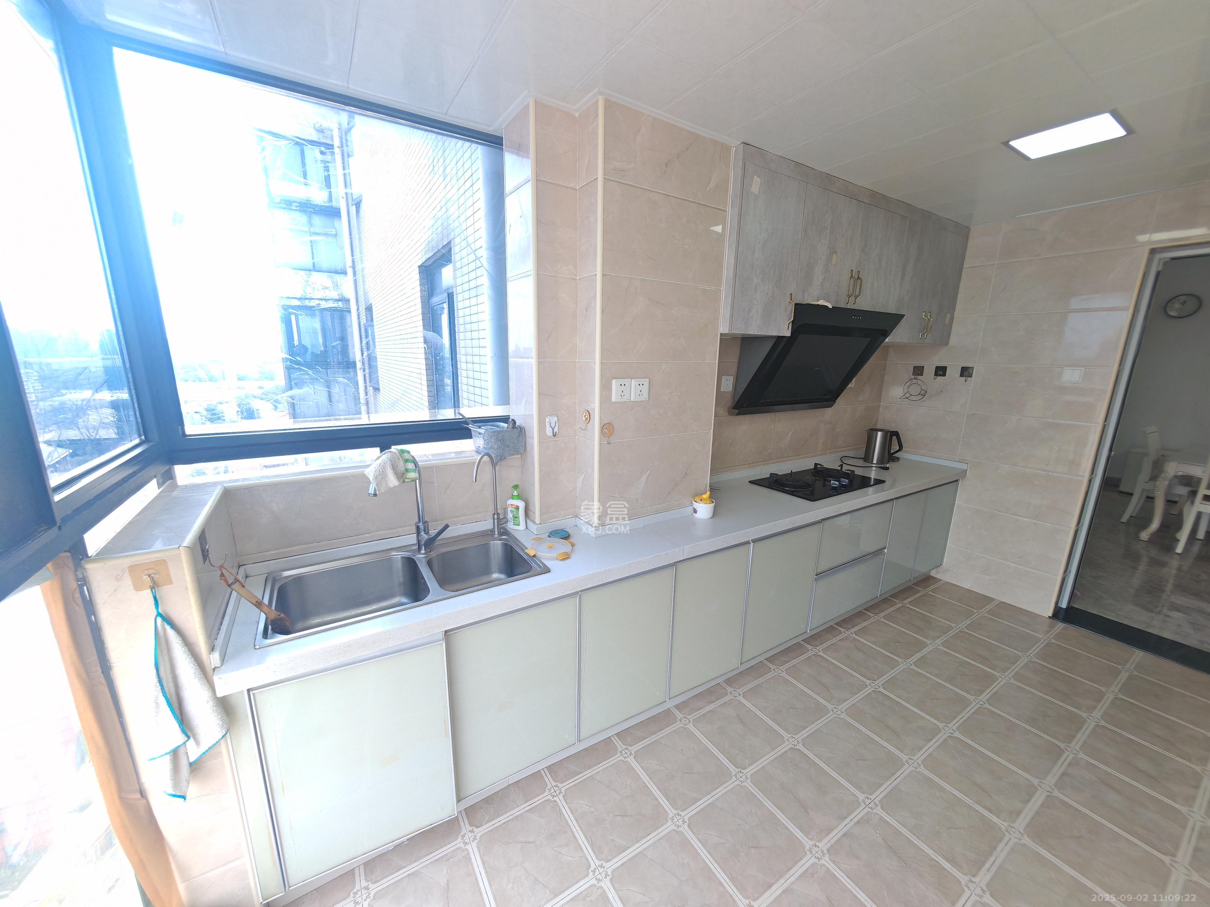 湘水熙园 4室2厅1卫 3300.0元/月 湘水熙园 4室2厅1卫 3300.0元/月室内图