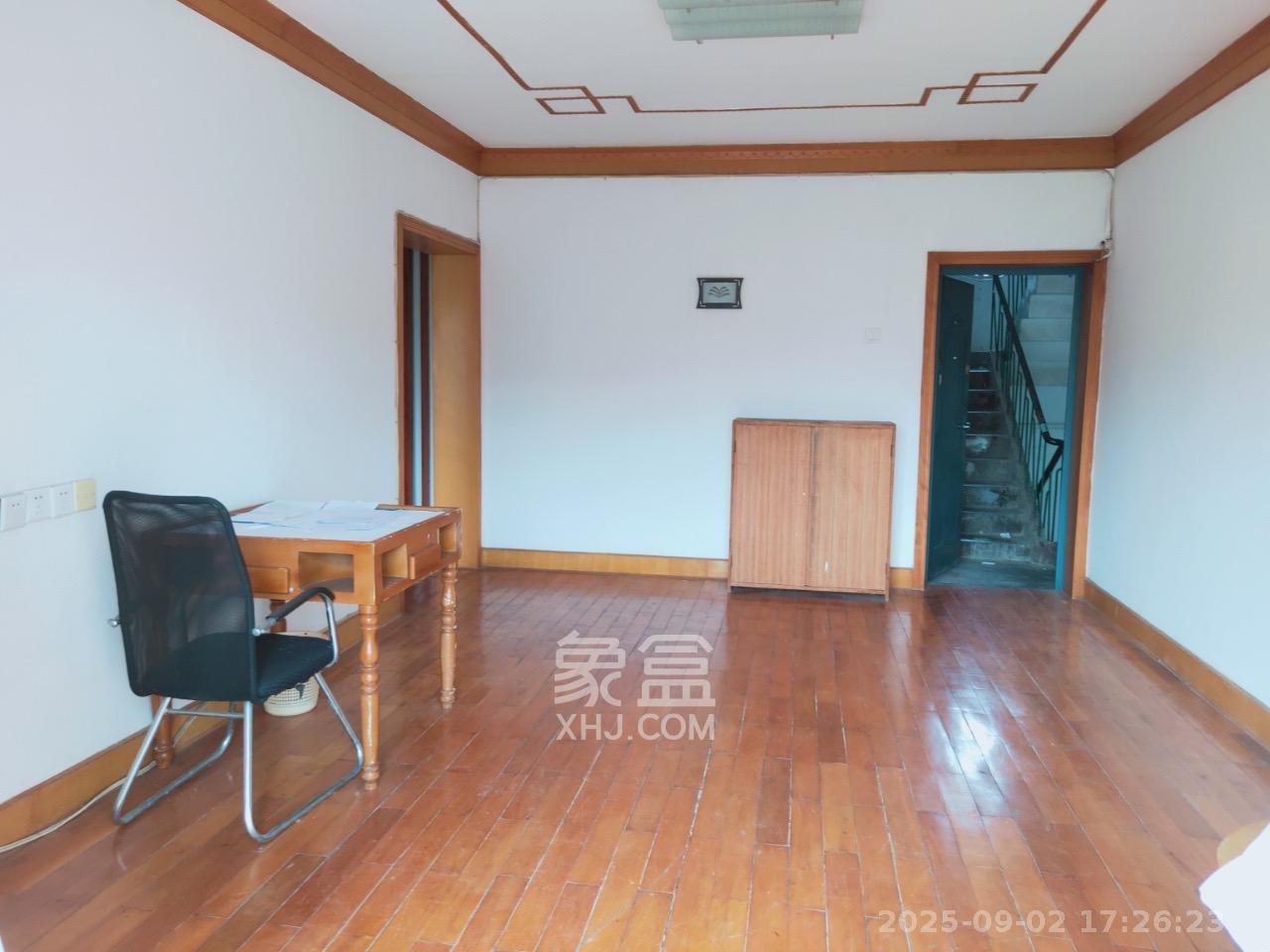 茶园坡社区(原王家冲社区)  2室1厅1卫    1300.0元/月 茶园坡社区(原王家冲社区)  2室1厅1卫    1300.0元/月室内图